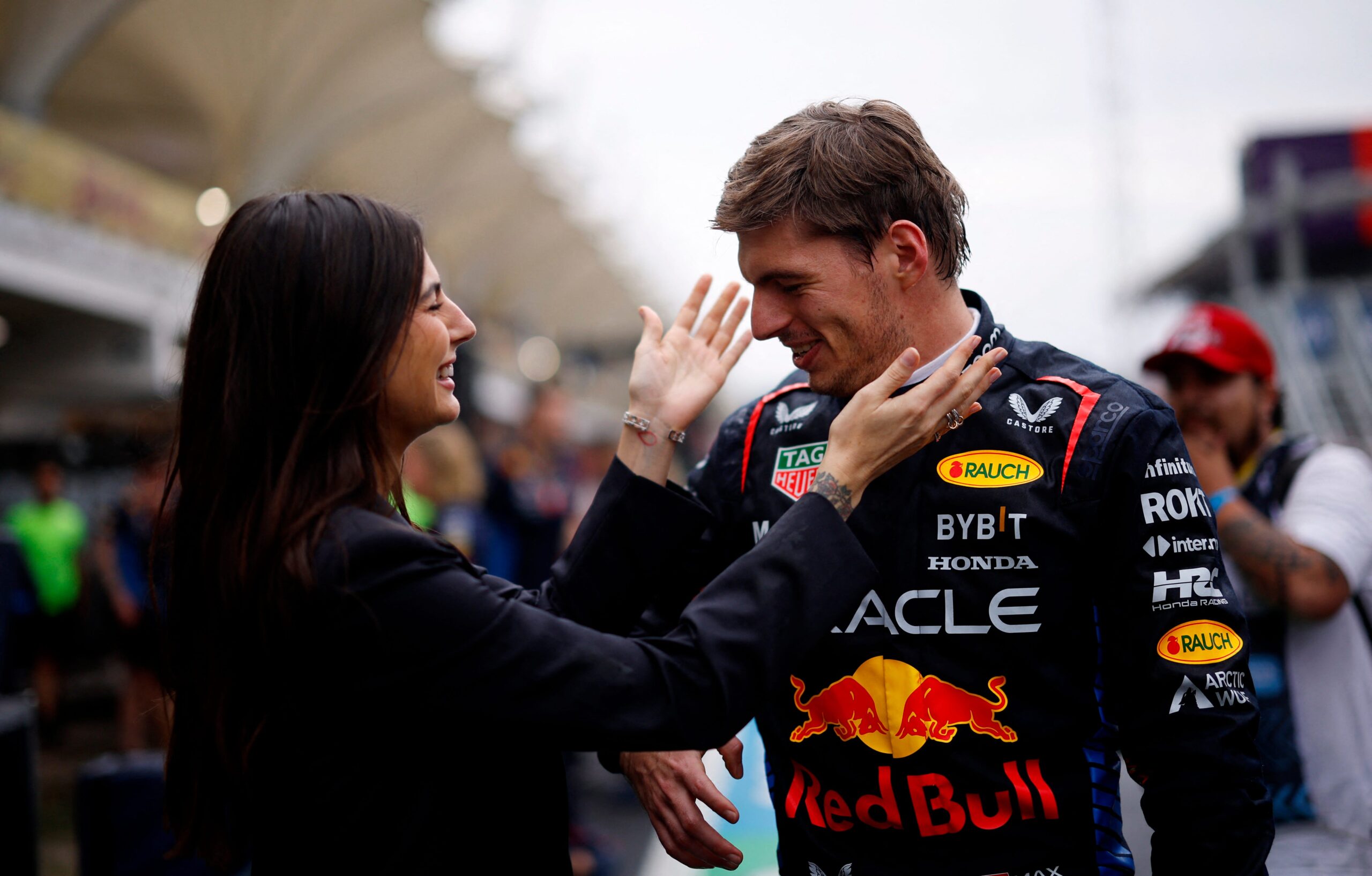 Max Verstappen, Formula 1, Miami Grand Prix, Kelly Piquet, Bebek, Red Bull, Yarış, Şampiyona, Oscar Piastri, Lando Norris, Miami International Autodrome, Hard Rock Stadium, F1, Haberler, Spor, Otomobil Yarışı, Pilot, Sürücü, Absent, Beklentiler, Doğum, Gizlilik.
