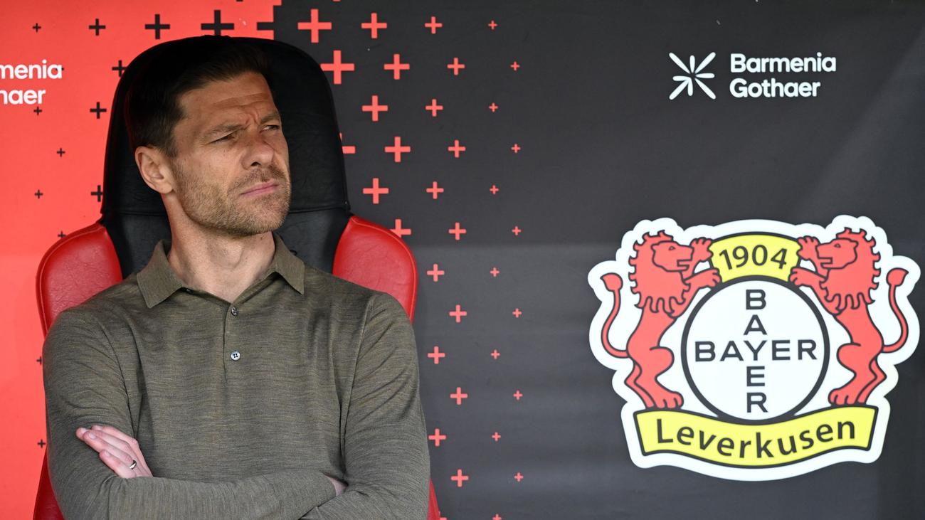 Xabi Alonso, Bayer Leverkusen, Transfer söylentileri, Futbol, Bundesliga, SC Freiburg, Simon Rolfes, Fernando Carro, Teknik direktör, Real Madrid, Carlo Ancelotti, Ibrahim Maza, Gelecek, Kariyer, Sözleşme, Robert Andrich, Takım havası, Düsseldorf, Ev
