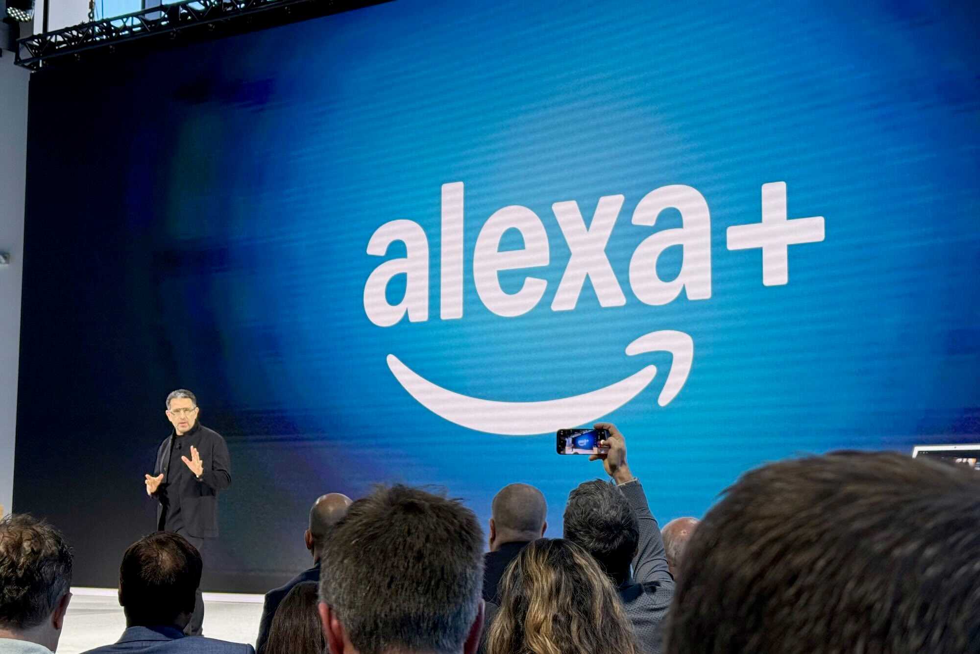 Alexa+, Amazon, AI, yapay zeka, sesli asistan, Alexa, test, deneme, inceleme, kullanıcı deneyimi, fiyat, fiyatlandırma, tanıtım, Prime, Echo Show, Google Assistant, Gemini, Siri, Apple, teknoloji, haberler, yapay zeka, generative AI, akıllı cihazlar, akıllı ev, ses teknolojisi, sanal asistan
