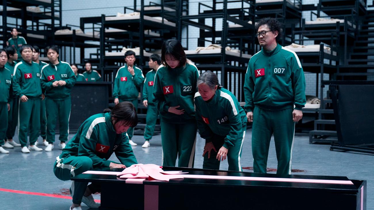 Squid Game, Netflix, dizi, 3. sezon, fragman, Seong Gi-Hun, Lee Jung-jae, ölüm oyunu, Kore dizisi, gerilim, final sezonu, K-Pop, Jo Yu-ri, bebek çığlığı, izlenme rekorları, borçlular, çocuk oyunları, ölümcül oyunlar, meta anahtar kelimeler, Netflix Türkiye
