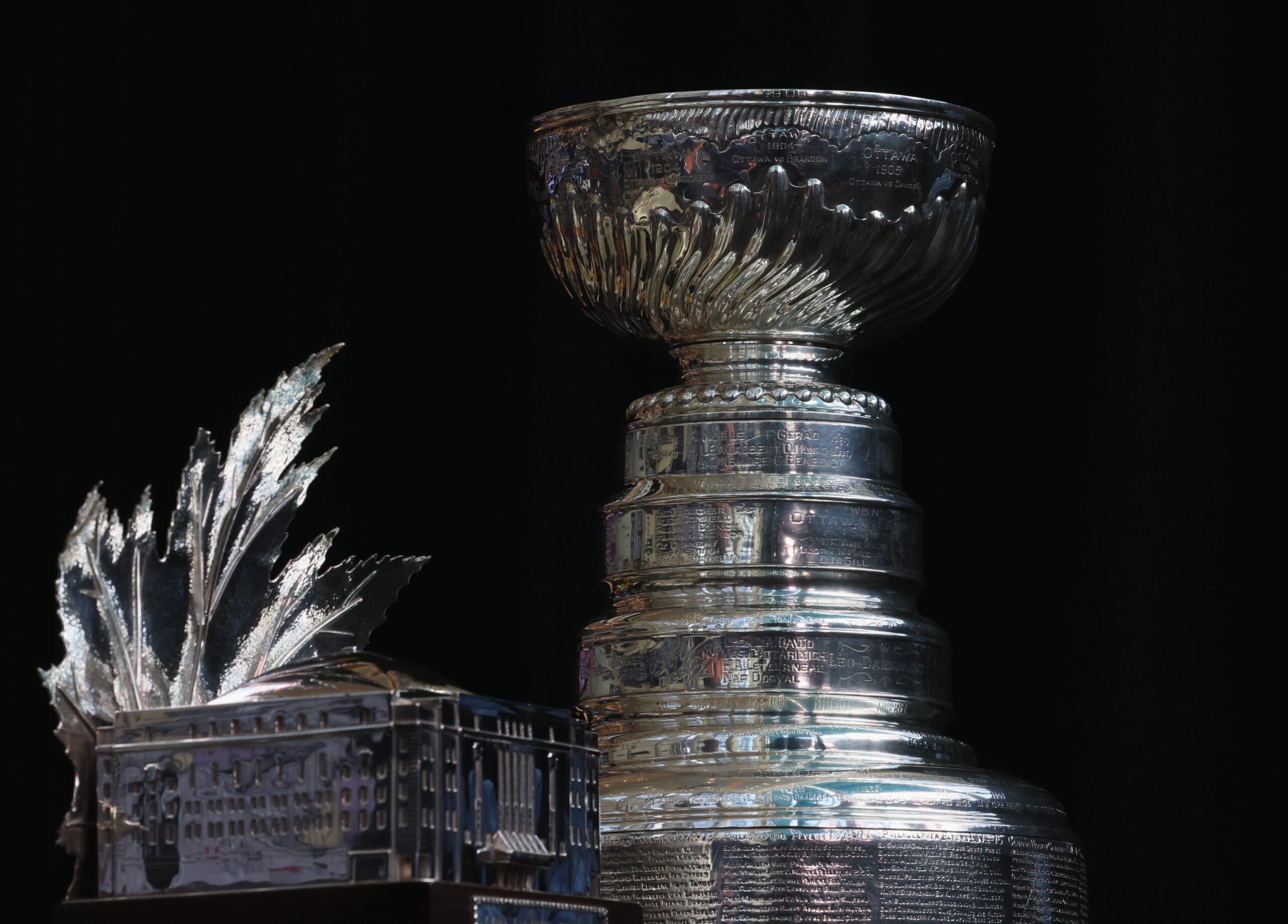 NHL, Stanley Kupası Playoffları, ikinci tur, maç programı, sonuçlar, Florida Panthers, Toronto Maple Leafs, Carolina Hurricanes, Washington Capitals, Edmonton Oilers, Vegas Golden Knights, Winnipeg Jets, St. Louis Blues, Dallas Stars, ESPN, TNT, Fubo, Sling, Metropolitan, Atlantic, Central, Pacific, wild card
