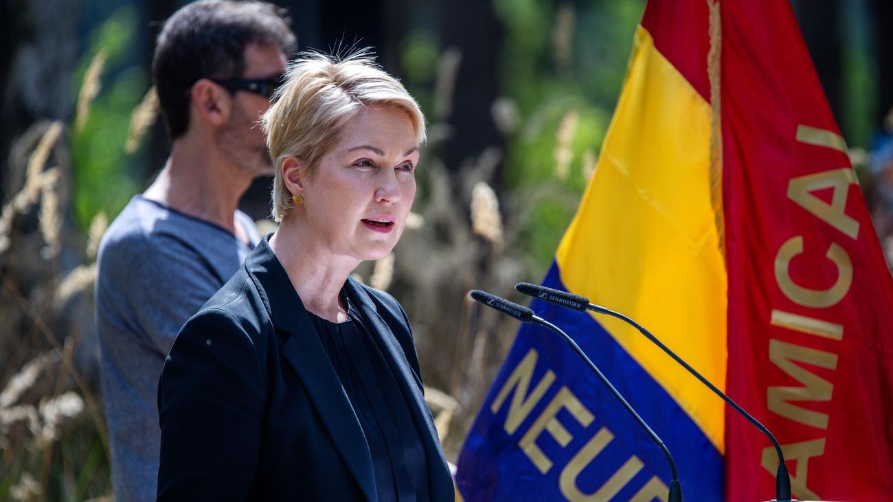 Wöbbelin Toplama Kampı, Manuela Schwesig, Jacqueline Bernhardt, Mecklenburg-Vorpommern, II. Dünya Savaşı, Holokost, Nazi Almanyası, Anma Töreni, Tarih, Hafıza, Kurbanlar, Gedenkstätte Wöbbelin, Toplama Kampları, Auschwitz, Sachsenhausen, Buchenwald, Neuengamme
