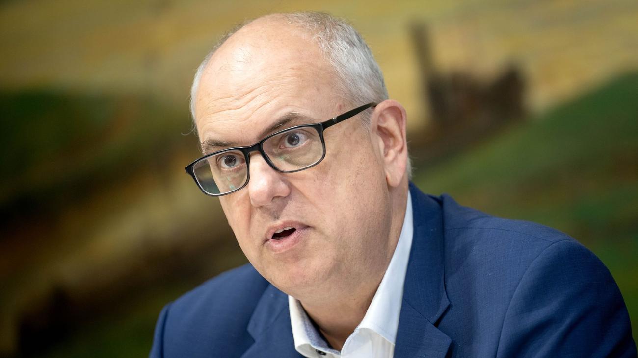 AfD, Aşırı Sağ, Anayasa Koruma Teşkilatı, Sınıflandırma, Andreas Bovenschulte, Bremen, Hükümet Başkanı, Yasaklama Prosedürü, Aşırı Sağcı Parti, Federal Hükümet, İstihbarat Servisi, Demokratik Düzen, Siyasi Yasak
