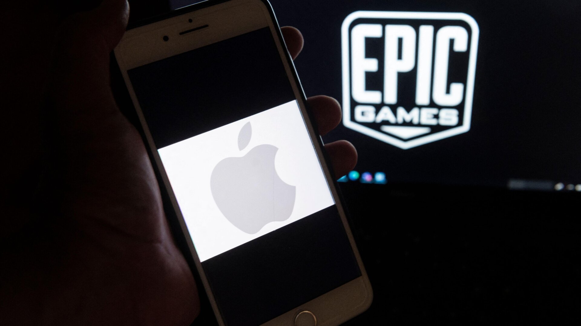Fortnite, Epic Games, Apple, App Store, antitrust davası, mahkeme kararı, Yvonne Gonzalez Rogers, Tim Sweeney, in-app satın alma, komisyon, Project Liberty, mobil oyun, rekabet, Tim Cook, Alex Roman, yeminli ifade, suç duyurusu, dava, ödeme seçenekleri, uygulama geliştiricileri
