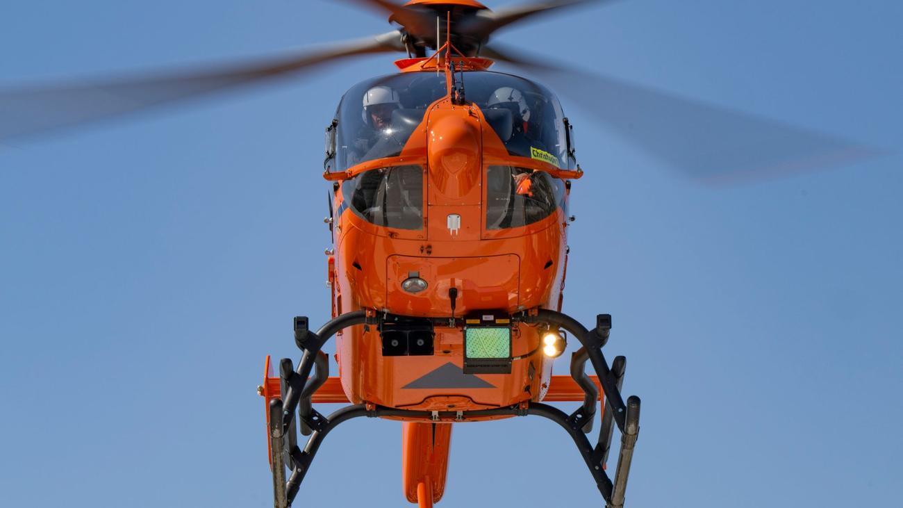 motosiklet kazası, Rasdorf, Fulda, B84, trafik kazası, yaralı motosiklet sürücüsü, otomobil, kavşak, kaza, ambulans helikopteri, hastane, polis raporu, genç sürücü, yaşlı sürücü, Almanya
