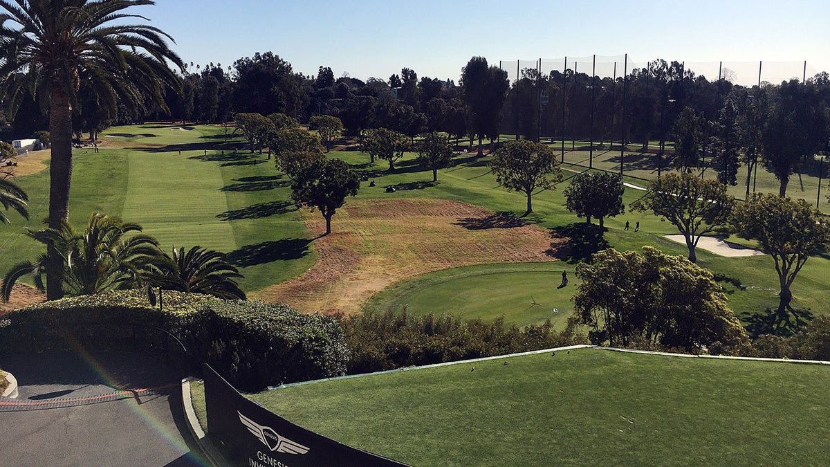 Riviera Country Club, uçak kazası, acil iniş, golf sahası, motor arızası, FAA, NTSB, soruşturma, Los Angeles, trafik haberleri, Tiger Woods, Genesis Invitational, Ludvig Aberg, U.S. Open, PGA Şampiyonası, Olimpiyat Oyunları 2028, Ryder Cup, Luke Donald, Jon Rahm, Torrey Pines, yangın, Fox News, spor haberleri, havacılık kazası, tek motorlu uçak

