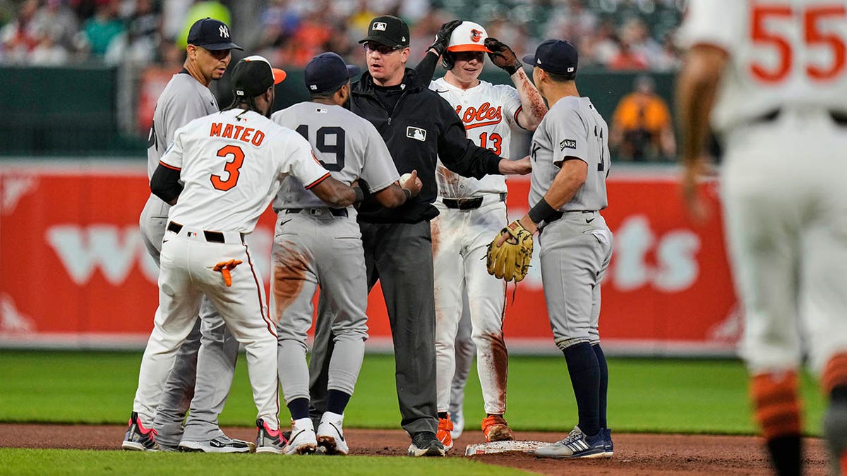 Baltimore Orioles, New York Yankees, Heston Kjerstad, Pablo Reyes, Carlos Carrasco, kavga, beyzbol, MLB, Fox News, spor, maç, seriler, kazanan, kaybeden, yaralanma, tartışma