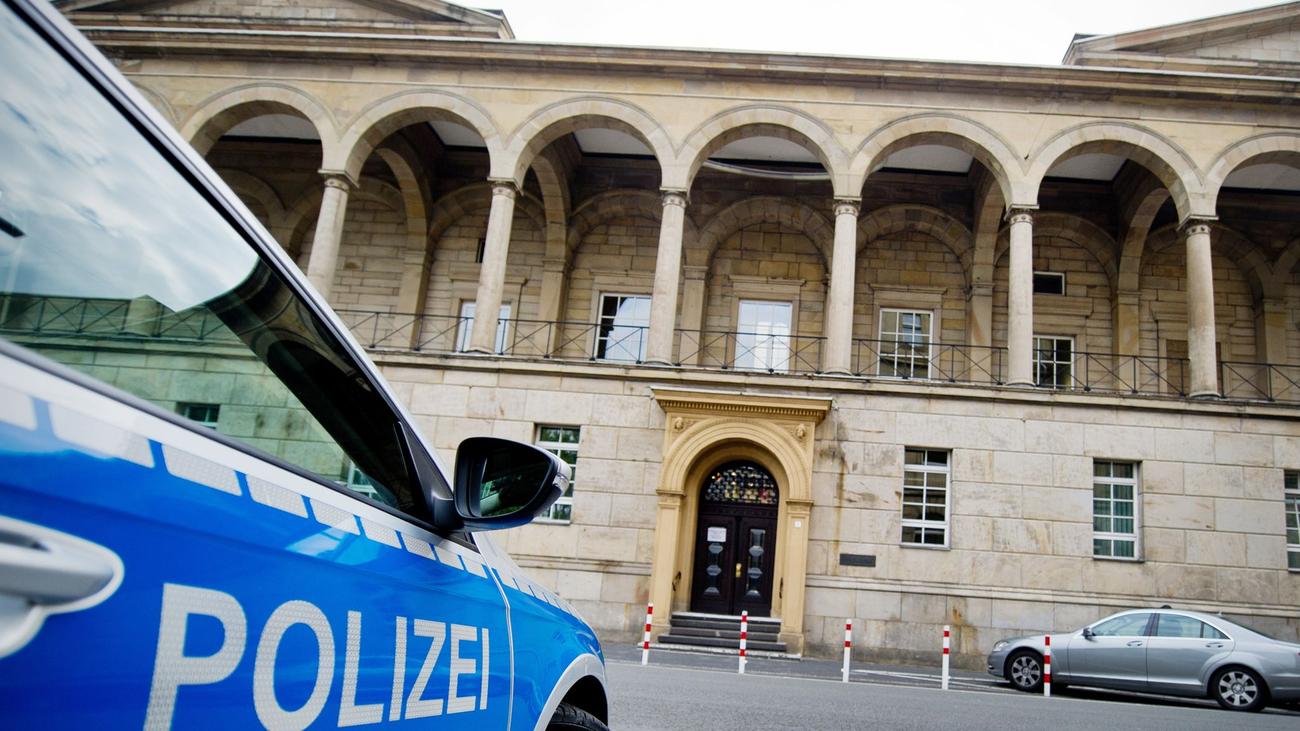 cinayet, Wuppertal, dava, intikam, bıçaklama, polis, soruşturma, sanıklar, maktul, mahkeme, güvenlik, olay yeri, tanıklar, cinayet komisyonu, geçmiş, kavga, Bolzplatz, suç