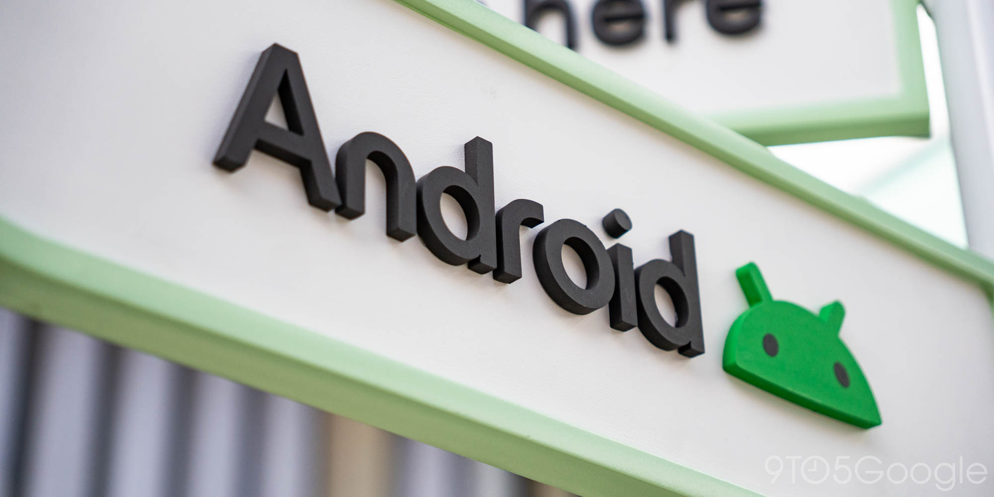 Android masaüstü modu, Android DeX, Google Pixel, Android 16, Masaüstü pencereleme, İkincil ekranlar, Mobil masaüstü, ChromeOS, Samsung, Telefon olarak bilgisayar, Taşınabilir bilgisayar kabuğu, Kablosuz bağlantı, Android QPR, Android 15, Android 14, Pixel 8, Pixel 8 Pro
