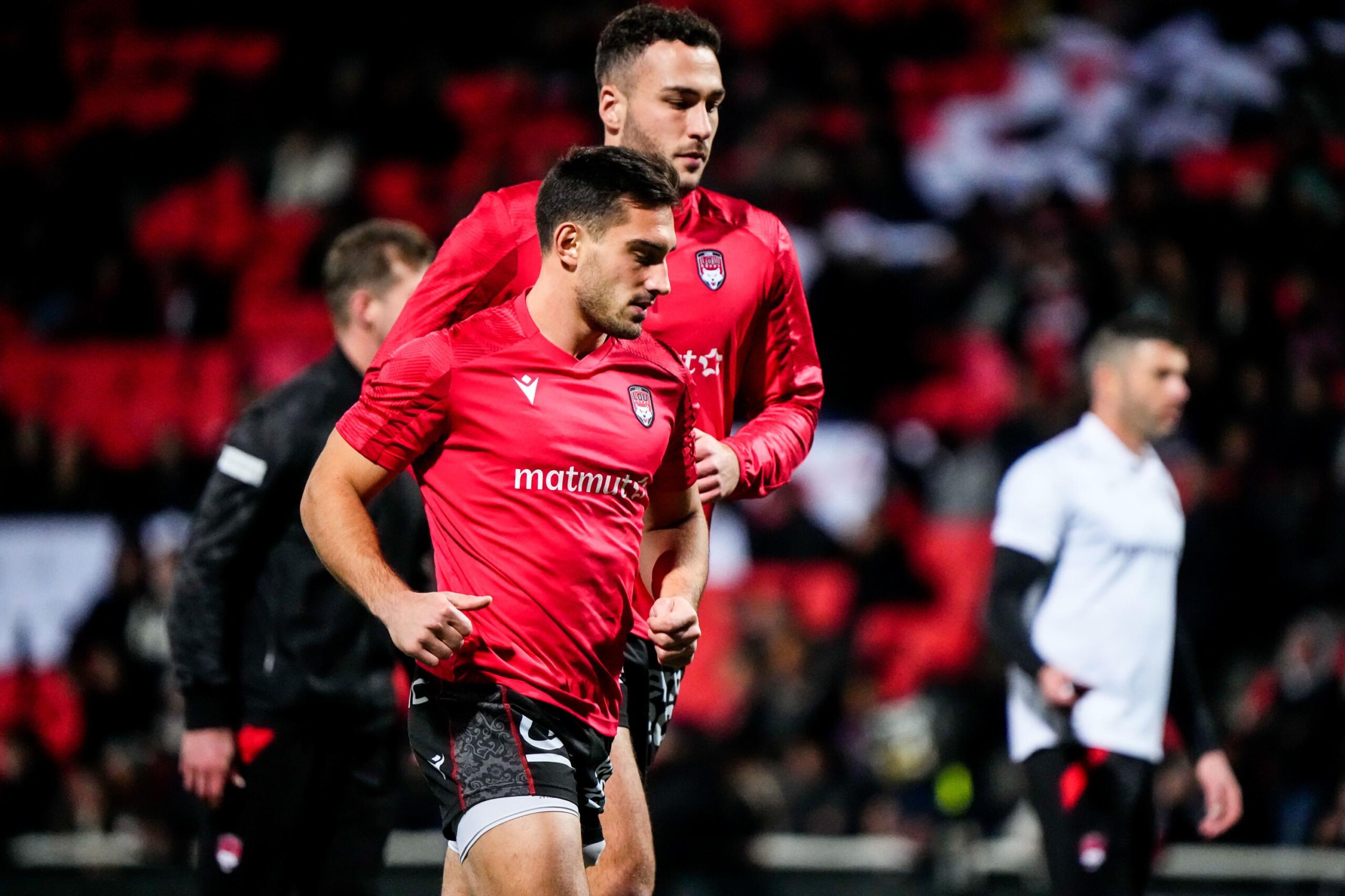 Rugby, Challenge Cup, LOU, Racing 92, Lyon, Gerland Stadyumu, Davit Niniashvili, Baptiste Couilloud, Léo Berdeu, Théo Millet, Semi Radradra, Josiah Maraku, Patrice Collazo, Owen Farrell, Gaël Fickou, Dan Lancaster, Josua Tuisova, Cameron Woki, Jordan Joseph, yarı final, takım kadroları, Gürcü oyuncu, sakatlık, İngiliz oyuncu, yedek kulübesi, 8 numara
