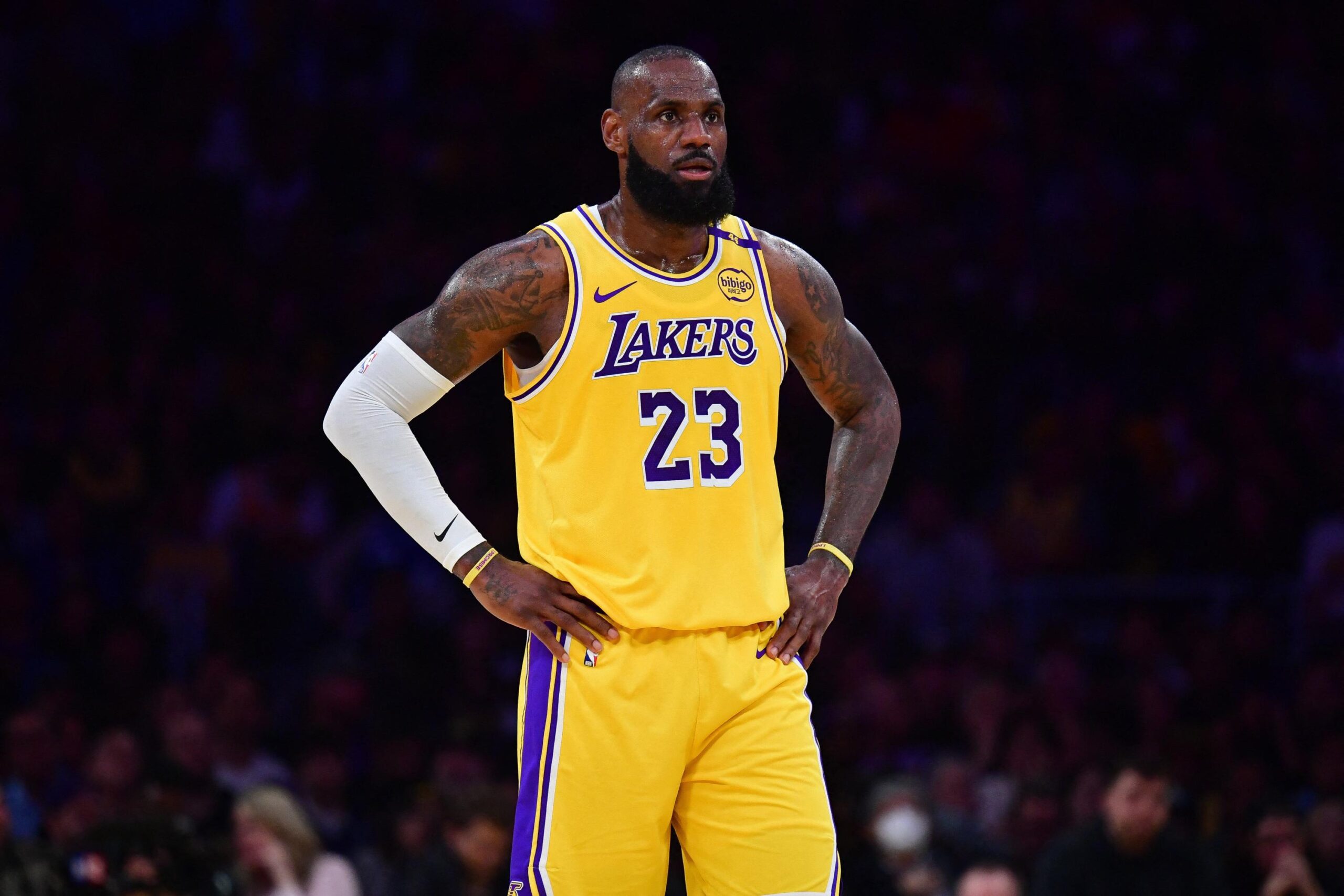 NBA, Lakers, LeBron James, Luka Doncic, Play-offlar, Transfer, Rudy Gobert, Basketbol, Analiz, Kadro, Sezon, Minnesota, Jaxson Hayes, JJ Redick, Azad Rosay, Sakatlık, Performans, Gelecek, Sözleşme, Takas, Pivot, Savunma, Hücum, Yeniden Yapılanma
