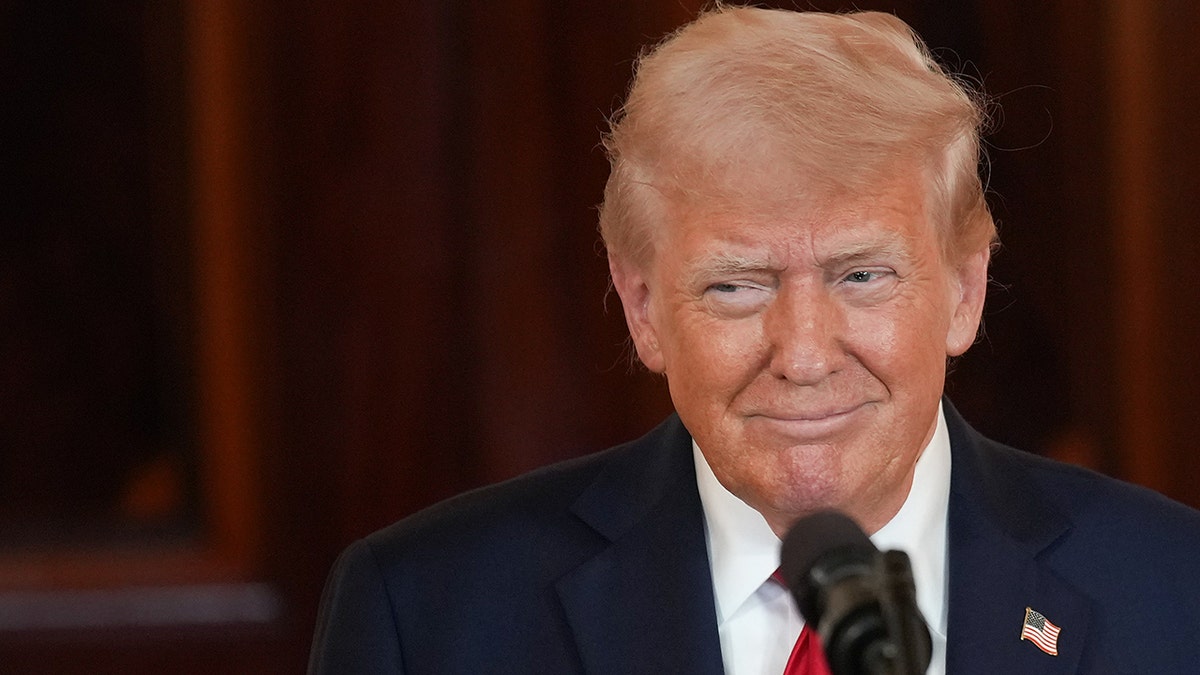 Başkan Donald Trump, Çin tarifeleri, ABD-Çin ticaret savaşı, Çin ekonomisi, Resesyon, Kristen Welker, NBC Meet the Press, Tarife indirimleri, Ticaret müzakereleri, Amerikan şirketleri, Ekonomi, Yatırım, İşsizlik, Fentanil, Çin mallarına tarifeler, Amerikan mallarına tarifeler
