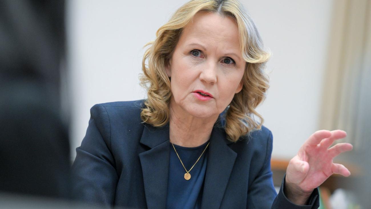 Steffi Lemke, Çevre Bakanı, Almanya, Siyah-Kırmızı Koalisyon, Çevre Koruma, İklim Değişikliği, Sürdürülebilirlik, Fosil Yakıtlar, Gaz Santralleri, Kuraklık, Tarım, Saksonya-Anhalt, Subvansiyonlar, Politikalar, Eleştiri
