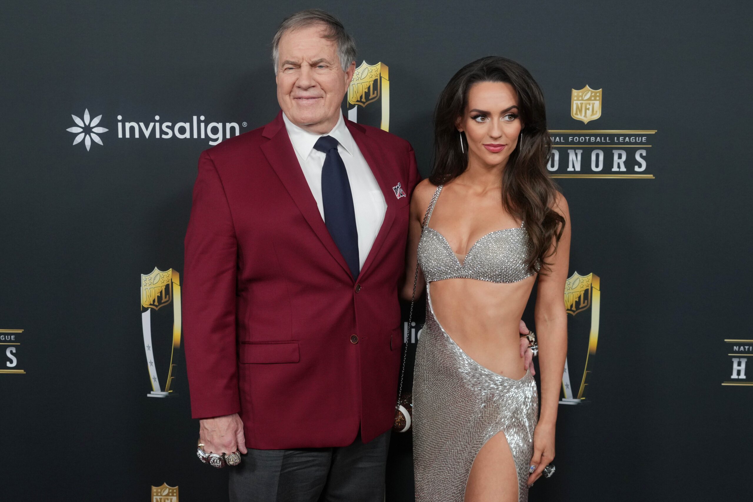 Bill Belichick, Jordon Hudson, ilişki, eleştiri, cinsiyetçilik, NFL, spor, Nancy Armour, USA TODAY Sports, medya, kamuoyu, futbol, antrenör, Berj Najarian, Julian Edelman, dedikodu, yaş farkı, kamuoyu algısı
