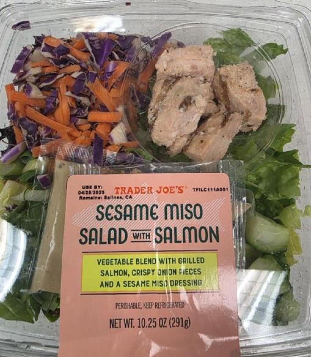 Trader Joe's, geri çağırma, salata, susam miso salata, somon, alerjen, süt, parmesan peyniri, sıcak ballı hardal sosu, fıstık, susam, soya, buğday, gıda güvenliği, FDA, gıda alerjisi, ürün geri çağırması, market, market alışverişi, gıda haberleri, tüketici uyarısı, ABD, eyaletler, Melina Khan, USA TODAY
