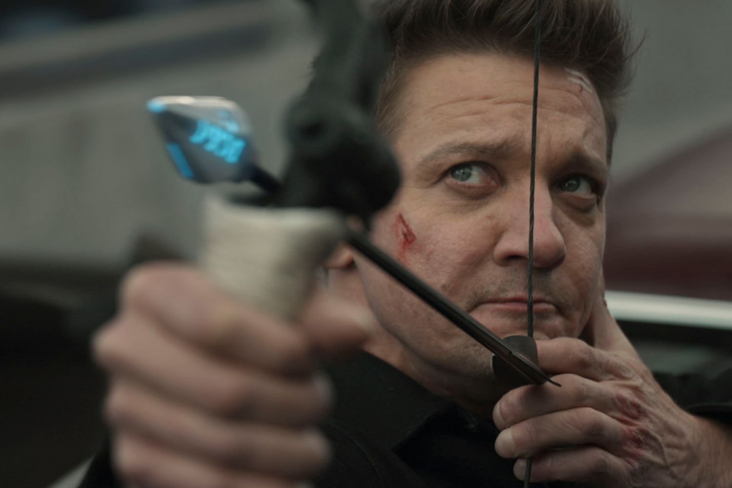 Marvel, Disney, Hawkeye, Jeremy Renner, Kate Bishop, Hailee Steinfeld, 2. Sezon, sözleşme, maaş, anlaşmazlık, kaza, yaralanma, bütçe, Avengers, MCU, dizi, yayın, iptal, dedikodu, haberler, High Performance Podcast, Kingpin, Yelena, Echo
