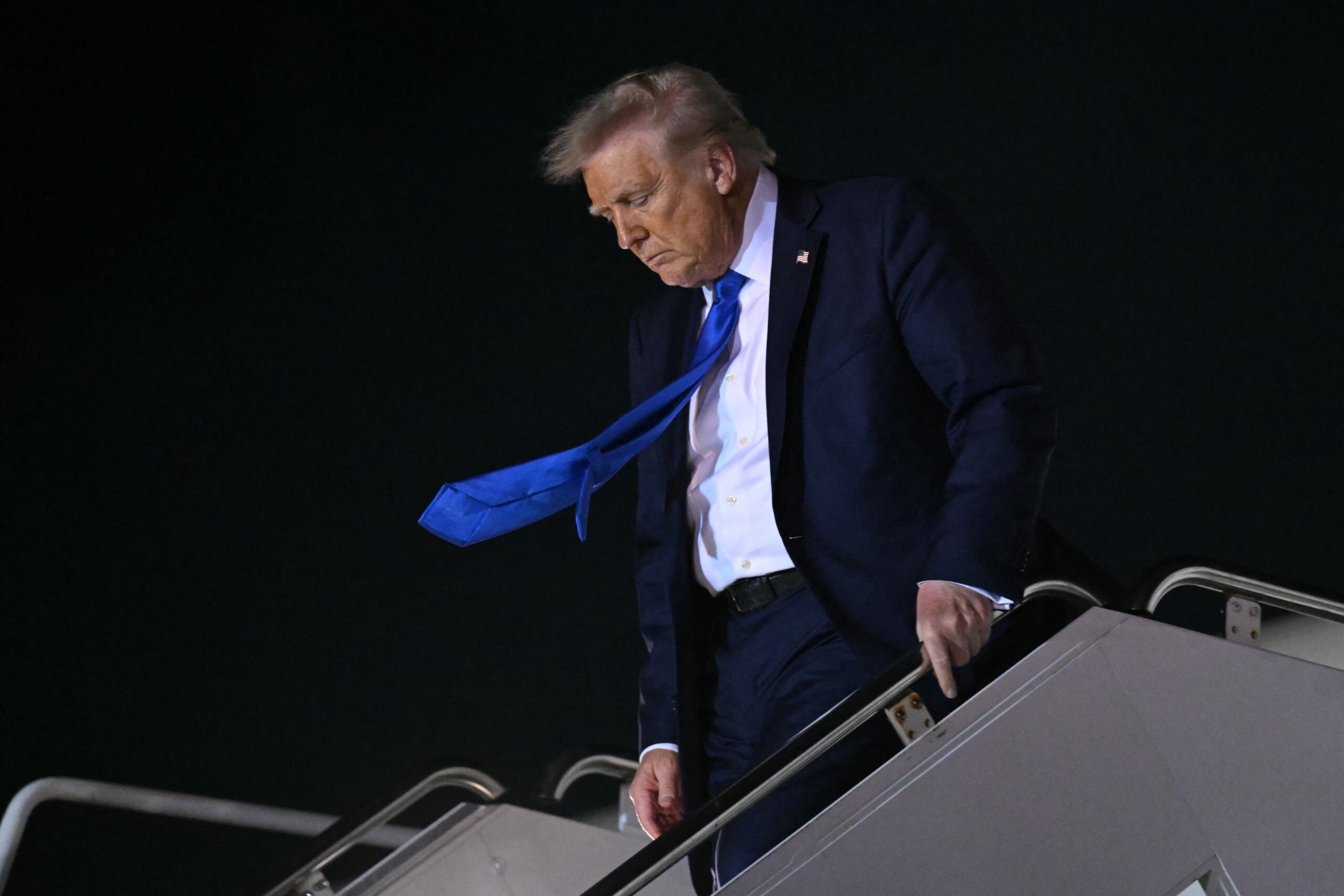 Donald Trump, ekonomi, durgunluk, tarifeler, onay oranı, seçimler, cumhuriyetçiler, JD Vance, yetki, Joe Biden, Kamala Harris, Dace Potas
