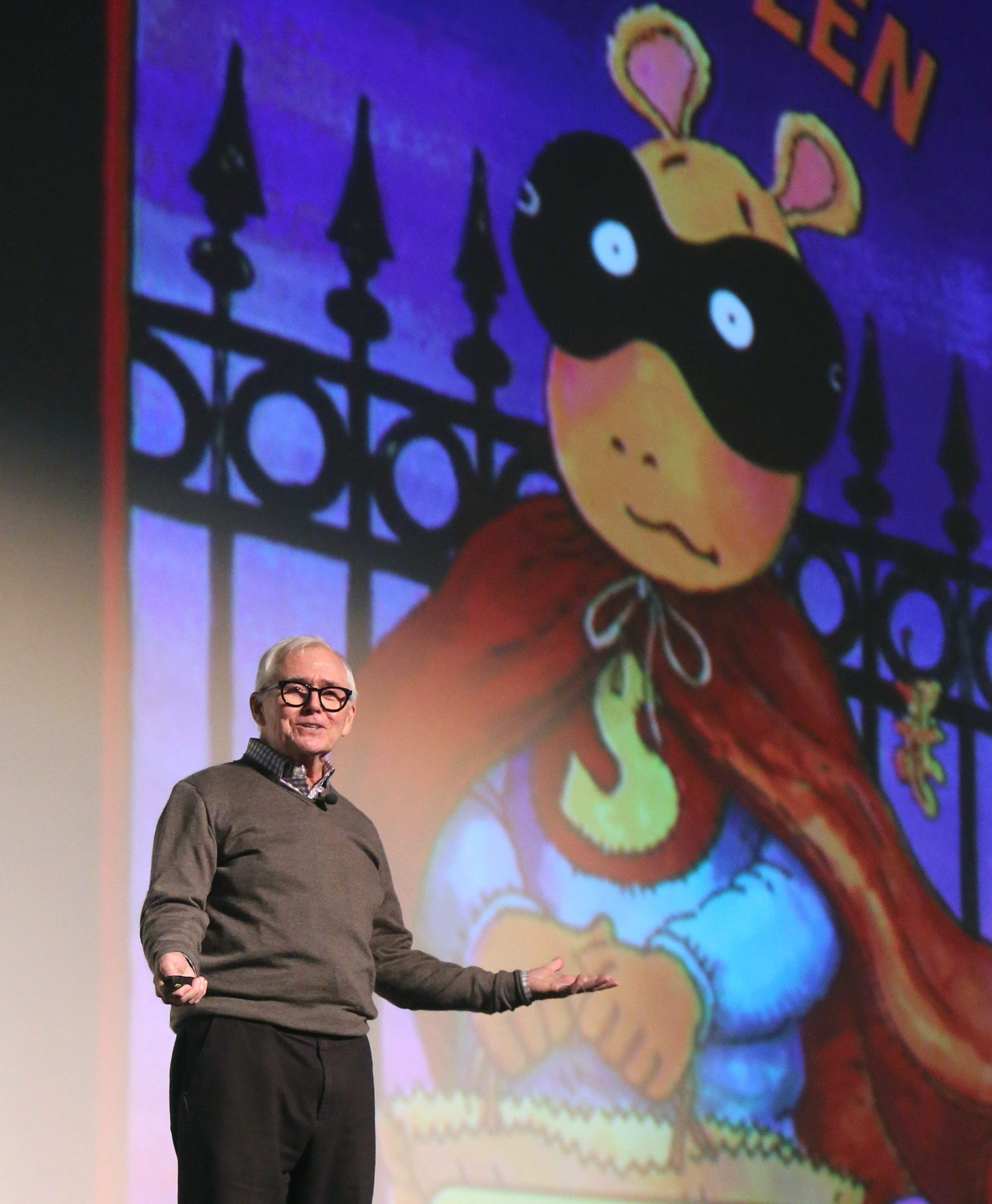 Marc Brown, Arthur, PBS Kids, Çocuk programları, Eğitim, Devlet desteği, Kamu yayıncılığı, Okuma teşviki, WGBH, Çocuk psikolojisi, Güvenli içerik, Dijital ortam, Sansürsüz içerik, Kırsal alanlar, Yayın istasyonları, Kamu güvenliği, Corporation for Public Broadcasting, Arthur's New Puppy, Arthur çizgi film, PBS Kids kanalları, Çocuklar, Aile, Televizyon, Kitap, Okul öncesi, Çocuk gelişim, Annelik Günü
