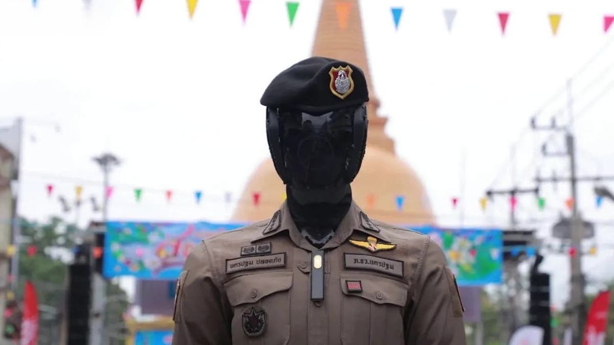AI polis robotları, yapay zeka, Tayland, Çin, ABD, siber güvenlik, gözetim, gizlilik, Songkran festivali, yüz tanıma, K5 robotu, PM01 modeli, RT-G robotu, polis teknolojisi, robocop, siber suçlar, teknoloji haberleri, CyberGuy Raporu
