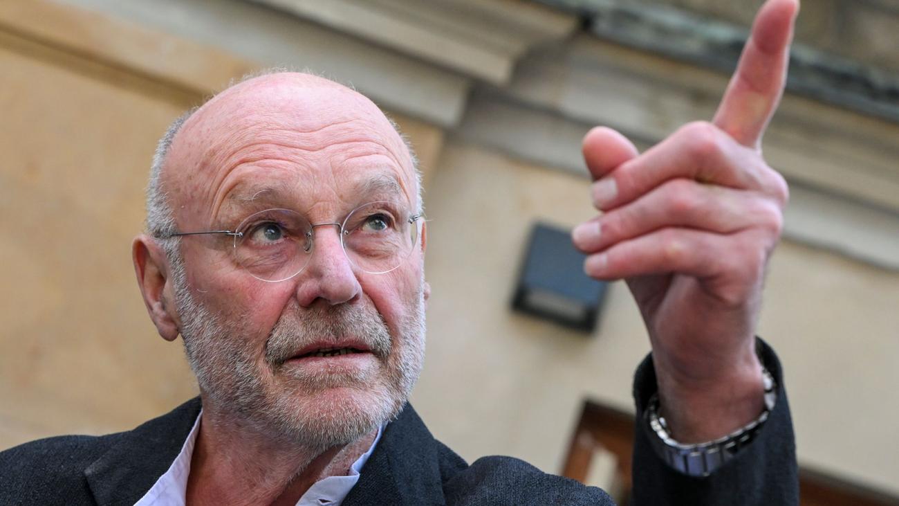 Anselm Kiefer, Rastatt, sanatçı, çocukluk evi, restorasyon, sergi, çağdaş sanat, Wim Wenders, Anselm - Zamanın Sesi, Rhein, Almanya, sanat tarihi, Paul Celan, Victor Hugo, Walther von der Vogelweide, Alman sanatı, heykeltıraş, ressam, Ottersdorf
