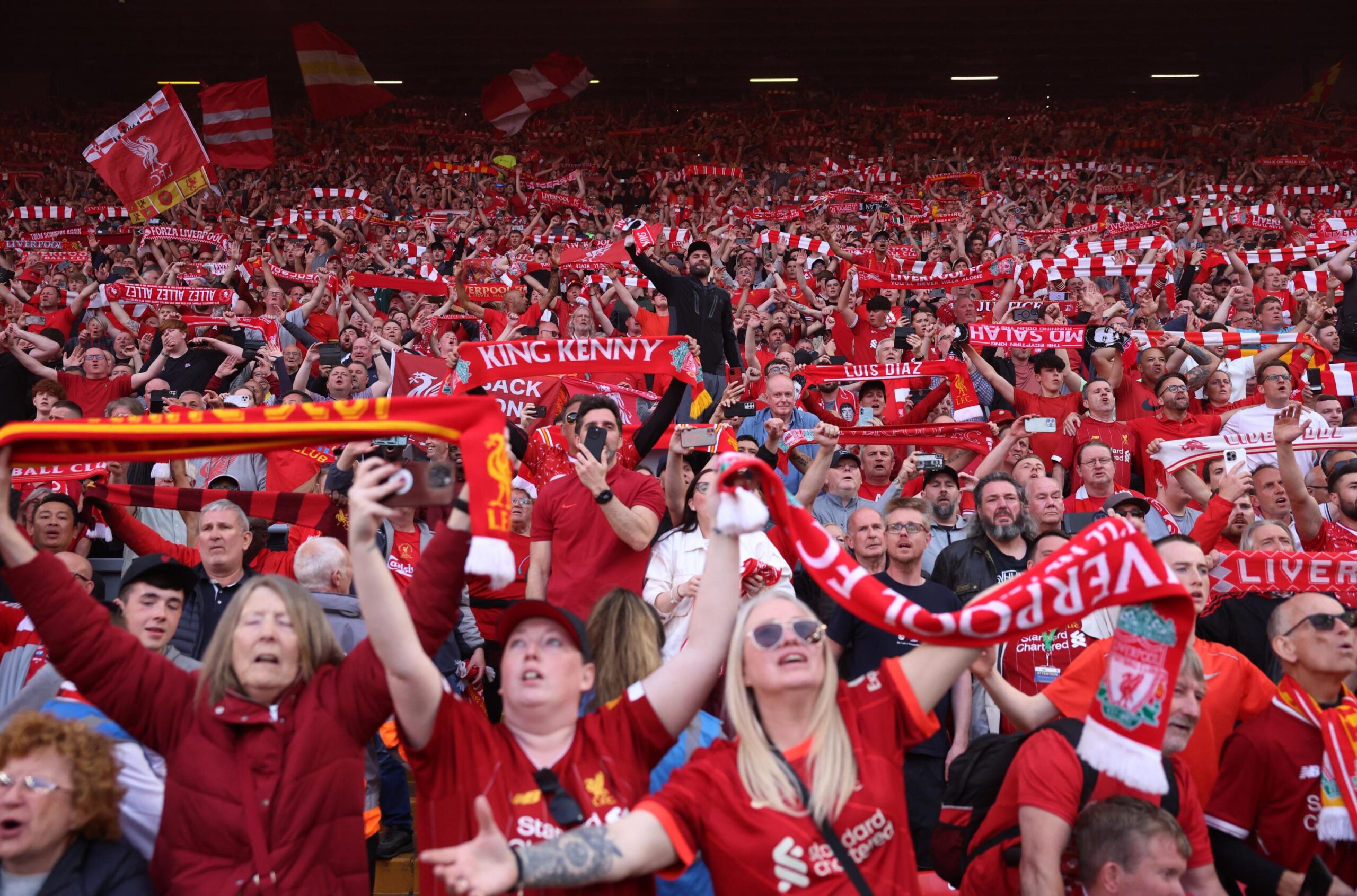Liverpool, Anfield Road, Deprem, Taraftar, Kutlama, Şampiyonluk, Premier Lig, Futbol, Sismik Aktivite, Richter Ölçeği, Alexis Mac Allister, Mohamed Salah, Üniversite Araştırması, Dr. Antoine Septier, Dr. Farnaz Kamranzad, Profesör Ben Edwards, Tottenham Hotspur, Cody Gakpo, Luis Diaz
