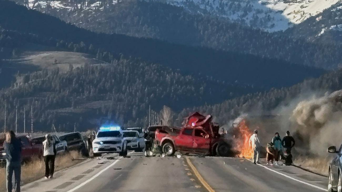 ABD, Idaho, Yellowstone Milli Parkı, trafik kazası, otobüs kazası, can kaybı, yangın, Henrys Lake Park, kurbanlar, ulusal park, haberler, son dakika, Amerika Birleşik Devletleri, tur otobüsü, kamyonet, ölümcül kaza

