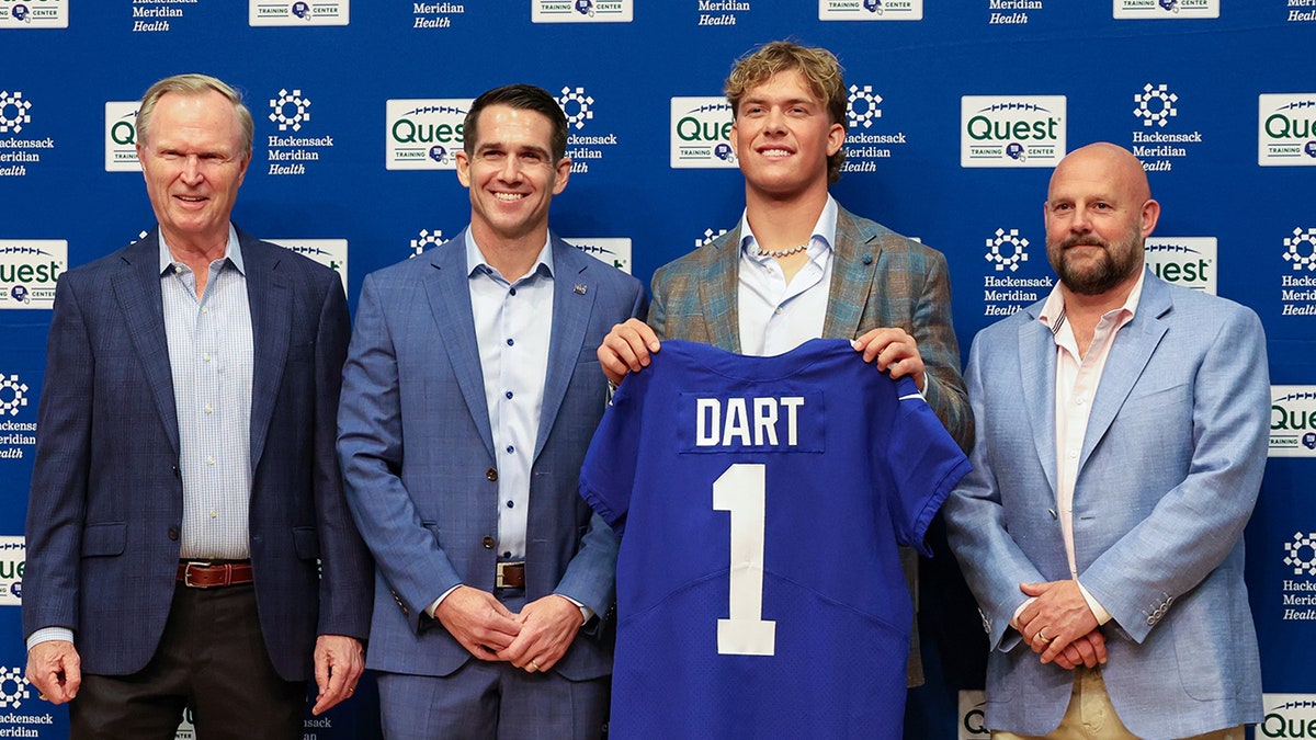 Jaxson Dart, New York Giants, NFL Draft, Russell Wilson, Jameis Winston, Brian Daboll, Joe Schoen, Ole Miss, Quarterback, Futbol, Spor, Amerikan Futbolu, NFL, New York Giants, Jaxson Dart, Russell Wilson, Jameis Winston, draft, genç yetenek, Ole Miss, quarterback pozisyonu, Brian Daboll, Joe Schoen, transfer, analiz, yorum, haber, Fox News
