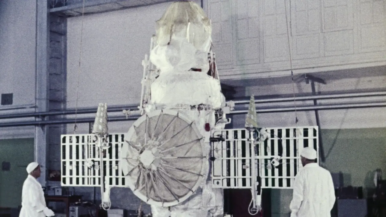 Kosmos 482, Sovyet Uzayı, Venüs görevi, Uzay aracı, Dünya'ya dönüş, Kontrolsüz giriş, Atmosfere giriş, Baikonur Cosmodrome, Motor arızası, Yörünge, Yüksek dayanıklılık, İniş kapsülü, Marco Langbroek, Güneş aktivitesi, Yörünge değişiklikleri, Uzay çöpü, Uzay enkazı, Mayıs 2024, Tahmini giriş zamanı, Uzay görevi başarısızlığı, Venüs atmosferi, Sovyetler Birliği, Kazakistan
