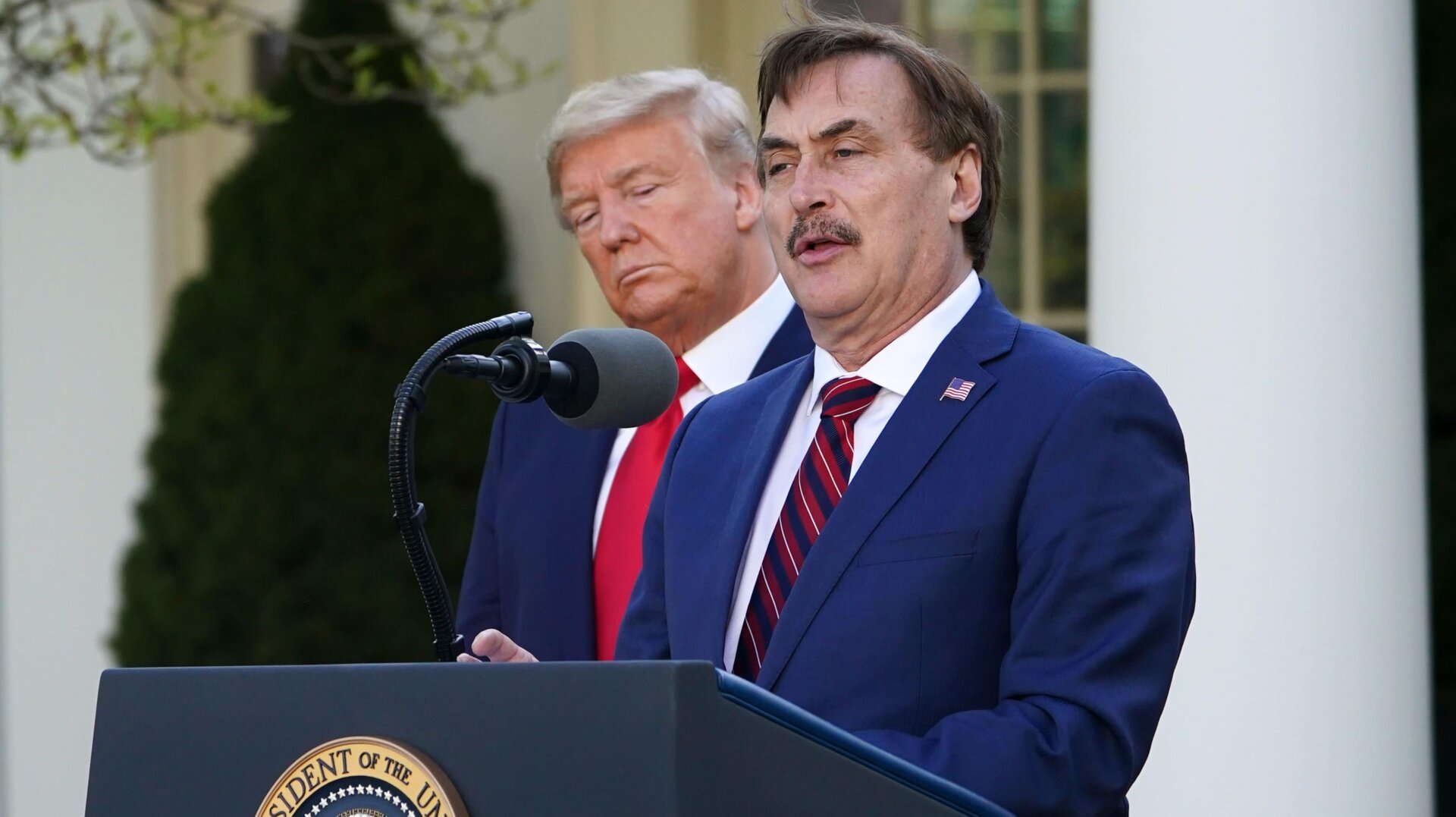 Mike Lindell, MyPillow, Donald Trump, seçim yalanları, iftira davası, Dominion Voting Systems, Eric Coomer, Christopher Kachouroff, Nina Wang, yapay zeka, hukuki özet, sahte alıntılar, etik ihlal, avukat disiplin soruşturması, generatif yapay zeka, sohbet robotu, mesleki kusur, Colorado, Denver
