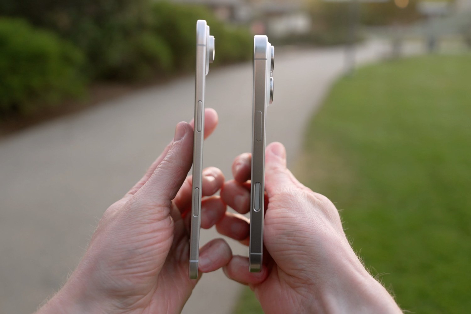 Akıllı telefonlar, ince telefonlar, Samsung Galaxy S25 Edge, Apple iPhone 17 Air, telefon tasarımı, telefon trendleri, mobil teknoloji, telefon özellikleri, telefon incelemesi, telefon karşılaştırması, telefon fiyatları, katlanabilir telefonlar, batarya ömrü, kamera performansı, inovasyon, tüketici elektroniği, teknoloji haberleri, Evan Blass, Mark Gurman, Ming-Chi Kuo, Unbox Therapy, Sam Kohl, Apple Track, ekran teknolojisi, şarj teknolojisi, rekabet, Çin telefon markaları, Oppo, Xiaomi, Oppo Find X8 Ultra, Xiaomi 15 Ultra, Bendgate, USB-C, Akıllı telefon pazarında yenilikler, Telefon endüstrisindeki gelişmeler, En son teknoloji haberleri