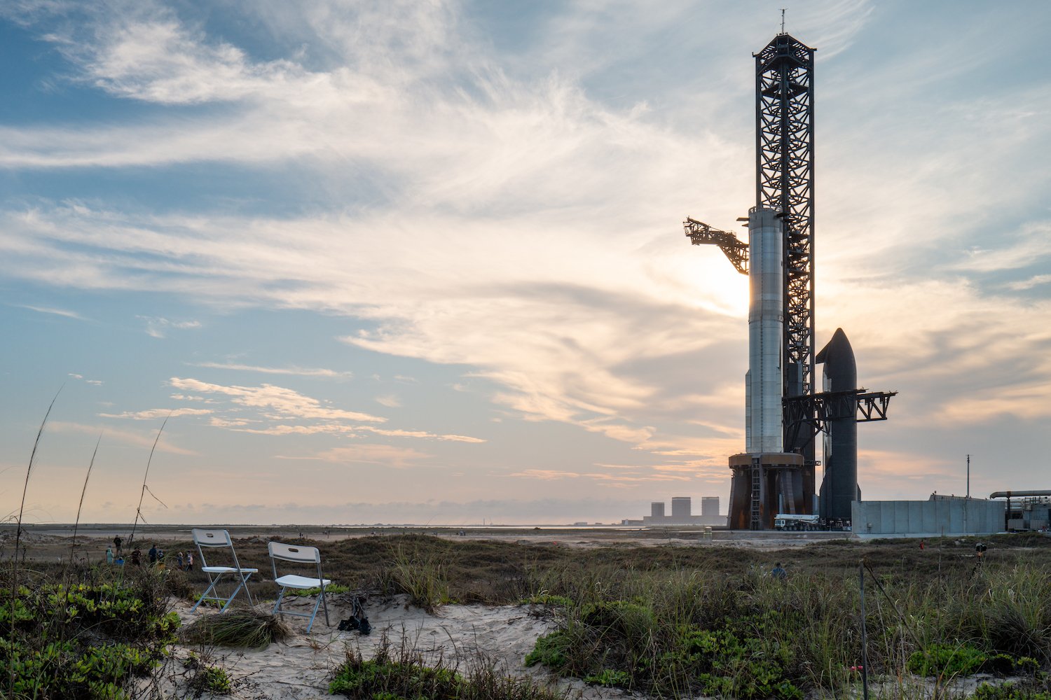 Elon Musk, SpaceX, Starbase, şirket şehri, Texas, özel kasaba, şirket kasabası, işçi hakları, sömürü, kapitalizm, zenginler, kolonileşme, Wall Street Journal, Politico, Snailbrook, özgürlük şehirleri, teknoloji endüstrisi, yeni altın çağ, seçim
