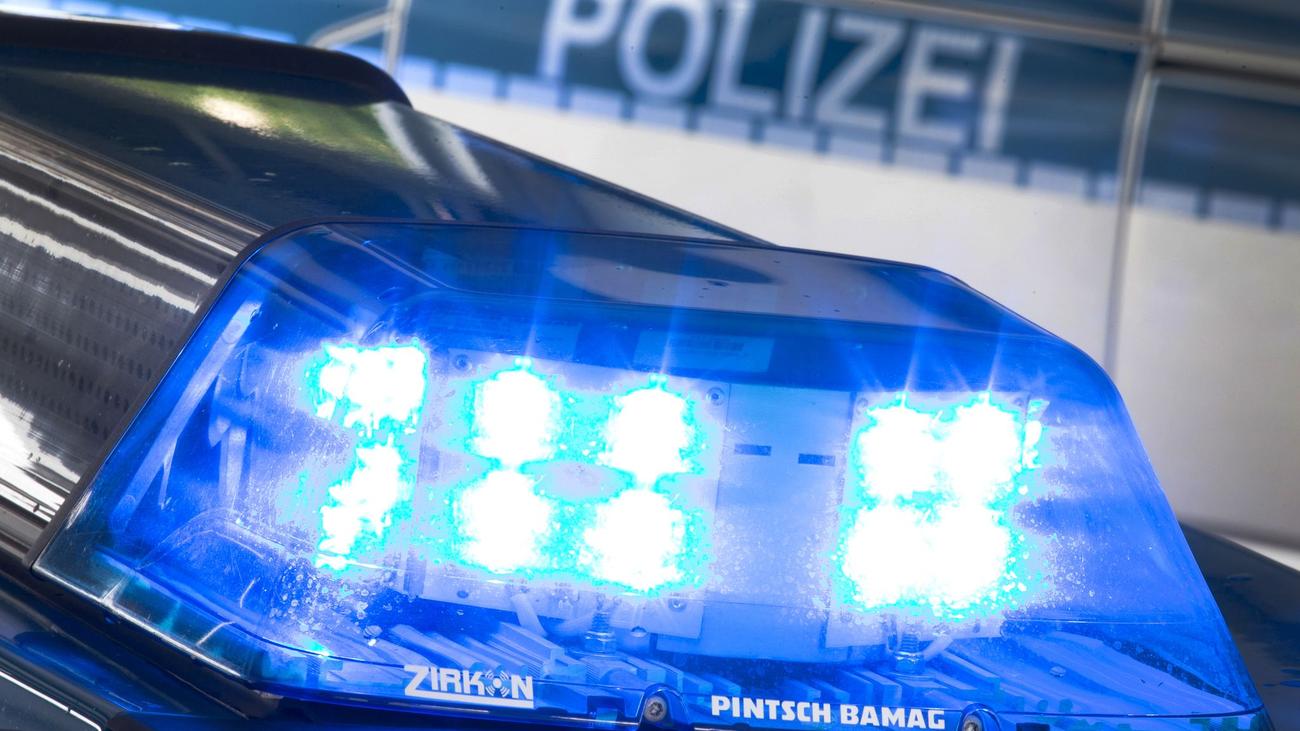Rüsselsheim, kaza, sarhoş sürücü, çalıntı araba, hamile kadın, çocuklar, Groß-Gerau, polis, alkol testi, trafik kazası, yaralanma, araç hasarı, Almanya, suç, tutuklama

