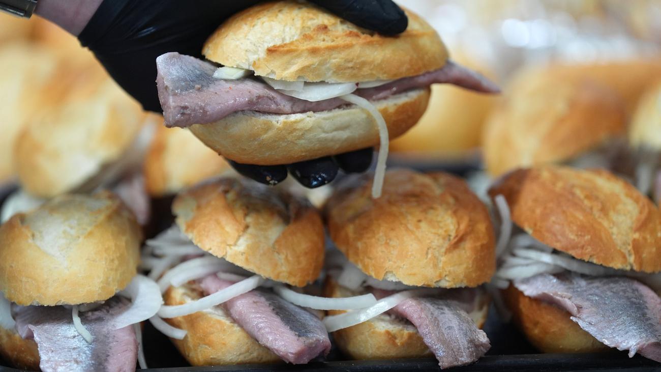 Fischbrötchen, Weltfischbrötchentag, Ostsee, Hamburg, FischVerliebt, Krabbenpulwettbewerb, Scharbeutz, Haffkrug, Fischbrötchenstraße, Grömitz-Lensterstrand, Kochkurs, Sea-Food-Festival
