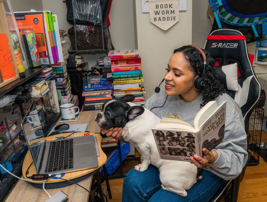 kitap terapisi, bibliyoterapi, kendini iyi hissetme, ruh sağlığı, okuma, Emely Rumble, Bibliyoterapi in the Bronx, terapi, zihinsel sağlık, roman, şiir, çocuk kitapları, okuma grupları, stres azaltma, duygusal iyileşme, bilinçli okuma, kişisel gelişim, kendini tanıma, öykü anlatımı, kitap önerileri
