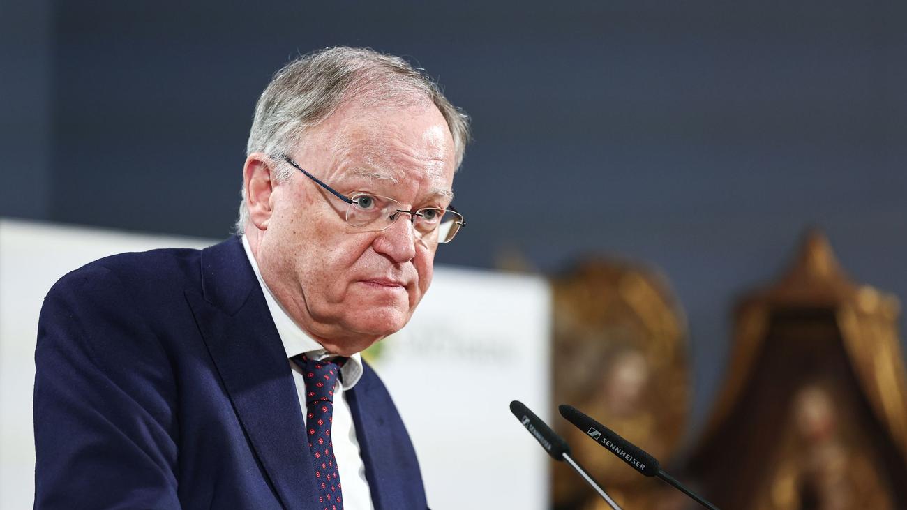 Friedrich Merz, CDU, Şansölye seçimi, Stephan Weil, Aşağı Saksonya Başbakanı, siyasi istikrar, demokrasi, güven, Bundestag, seçim sonucu, hükümet, Almanya, SPD, koalisyon, oy, siyaset
