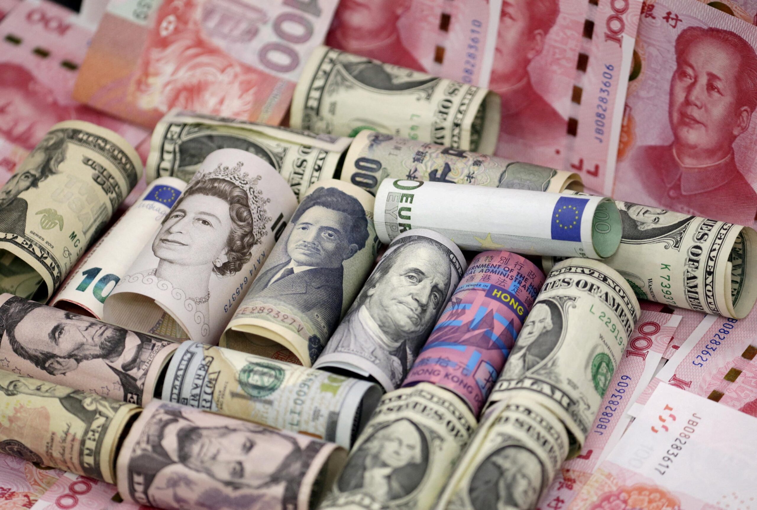 Dolar, ABD, ticaret anlaşmaları, Fed, euro, sterlin, Adam Button, ForexLive, Donald Trump, Mark Carney, Çin, Xinhua, gümrük tarifeleri, Monex USA, faiz oranları, Romanya, George Simion, seçimler, Avrupa Birliği, Nicholas Farr, Capital Economics, bütçe açığı, Rumen leyi
