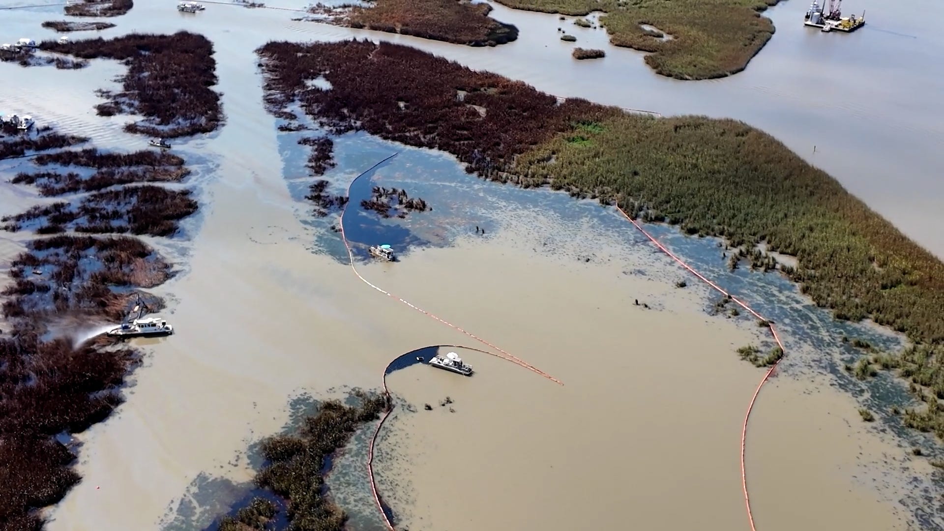 Petrol sızıntısı, Louisiana bataklığı, Spectrum Opco, Plaquemines Parish, petrol kuyusu, çevre kirliliği, sahil güvenlik, LOSCO, NOAA, BSEE, USFWS, petrol temizleme, petrol emici bariyerler, vahşi yaşam, petrol kirlenmesi, çevre felaketi
