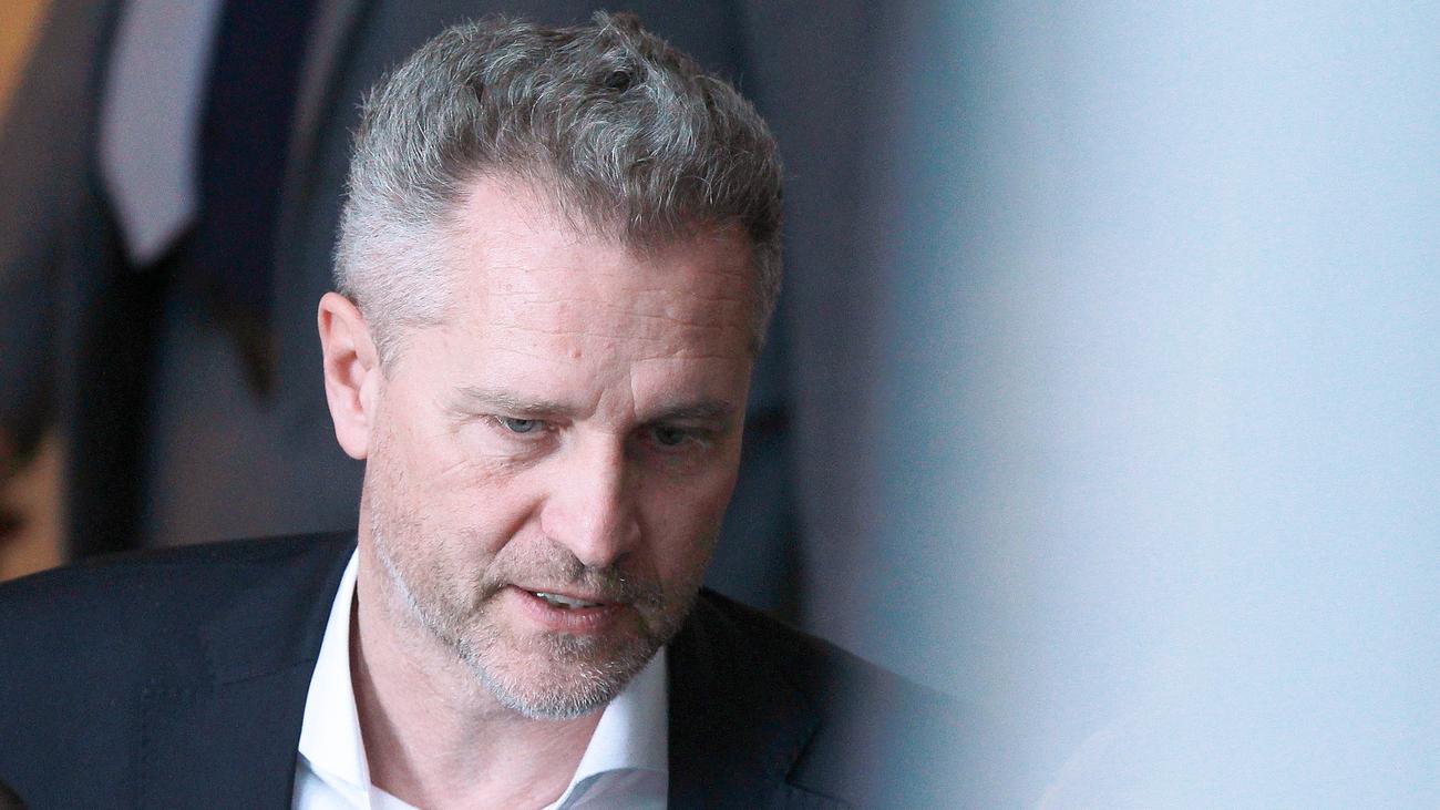 Petr Bystron, AfD, Avrupa Parlamentosu, dokunulmazlığın kaldırılması, yolsuzluk, kara para aklama, Rusya, Voice of Europe, Viktor Medvedçuk, rüşvet, soruşturma, Alman soruşturma makamları, BIS, Artem Martschewskyj, Maximilian Krah, Marc Dassen, milletvekili harcırahı, vergi kaçakçılığı, Hitler selamı, X platformu, meta anahtar kelimeler
