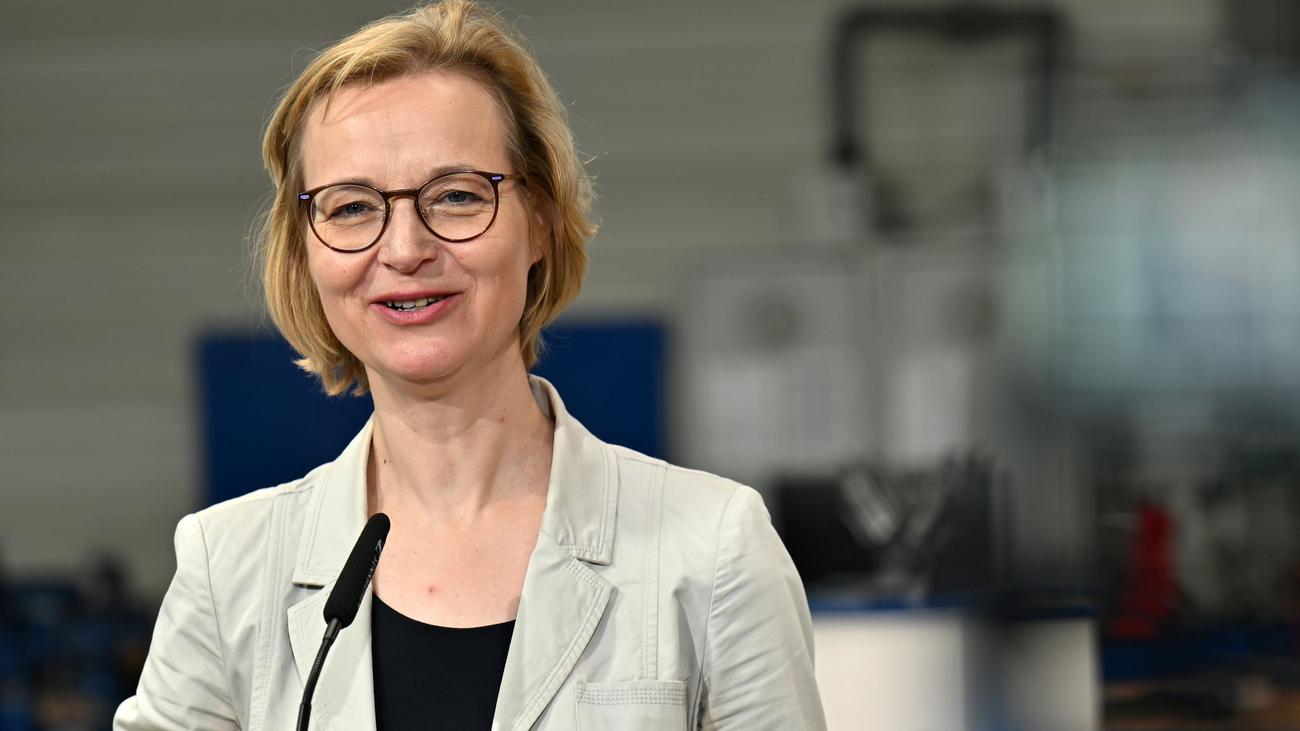 Thüringen, Thüringen vergi gelirleri, emlak vergisi, emlak alım vergisi, Grunderwerbsteuer, Katja Wolf, BSW, CDU, vergi indirimi, konut projeleri, konut piyasası, emlak piyasası, 2023, 2024, vergi bilançosu, finans bakanlığı, Erfurt
