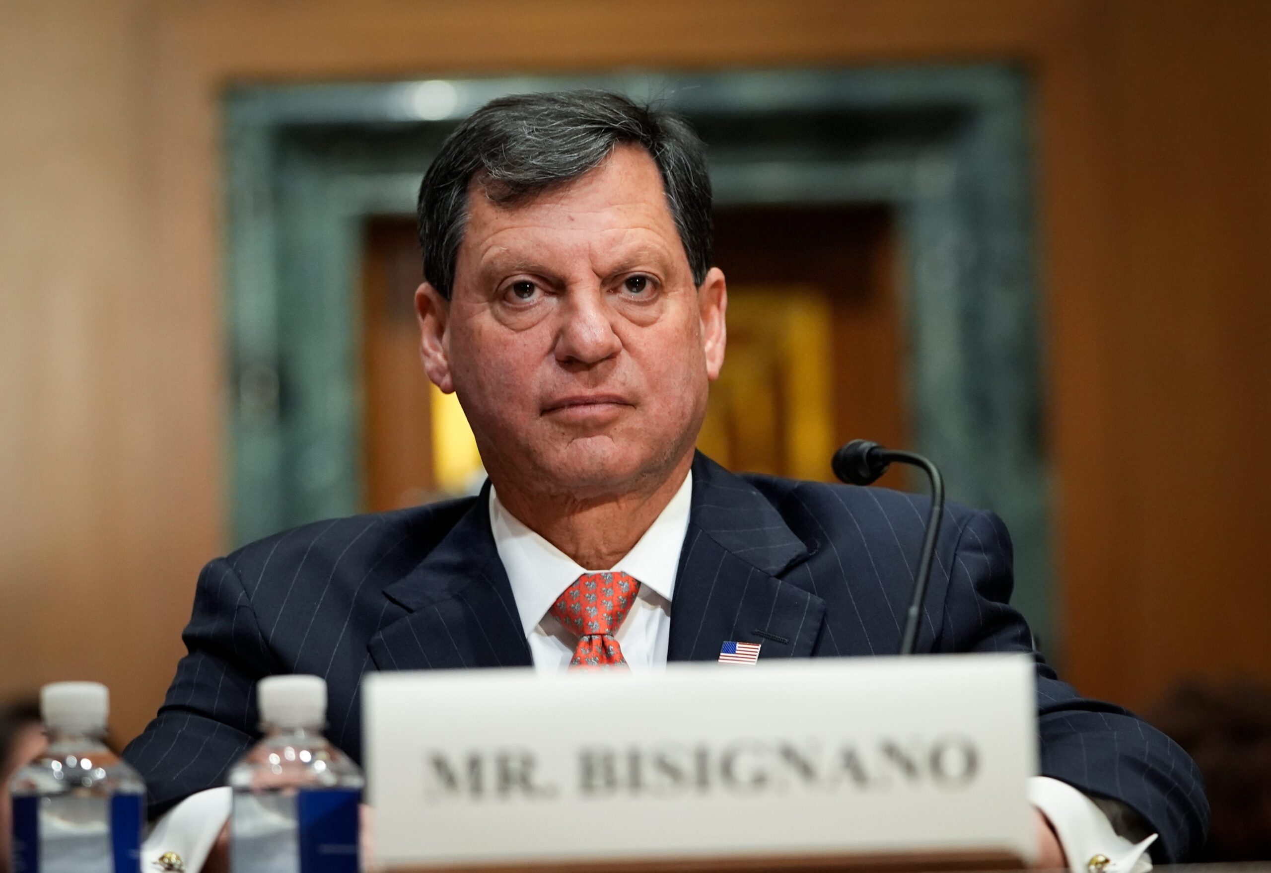 Frank Bisignano, Sosyal Güvenlik İdaresi, SSA, Donald Trump, Leland Dudek, Fiserv, Elon Musk, Devlet Verimliliği Departmanı, DOGE, Ron Wyden, Senato Finans Komitesi, Sosyal Güvenlik kesintileri, emeklilik, Medicare, Sosyal Güvenlik dolandırıcılığı, personel azaltımı, satın almalar, bekleme süreleri, web sitesi sorunları, özelleştirme, kişisel veri gizliliği, Yüksek Mahkeme, Sarah Wire, USA Today.
