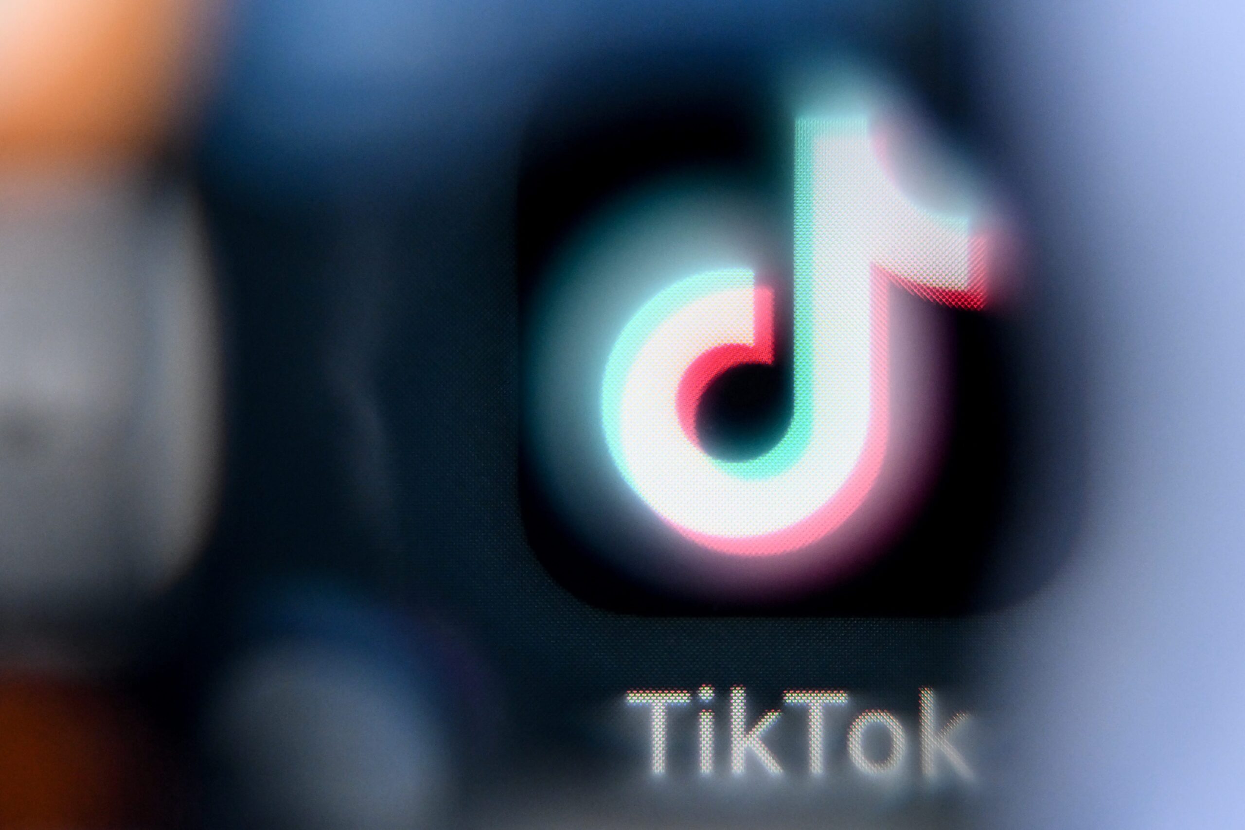 TikTok, yasak, ABD, Donald Trump, ByteDance, devretme, son tarih, uzatma, ulusal güvenlik, veri gizliliği, Çin hükümeti, uygulama mağazası, internet barındırma hizmetleri, federal mevzuat
