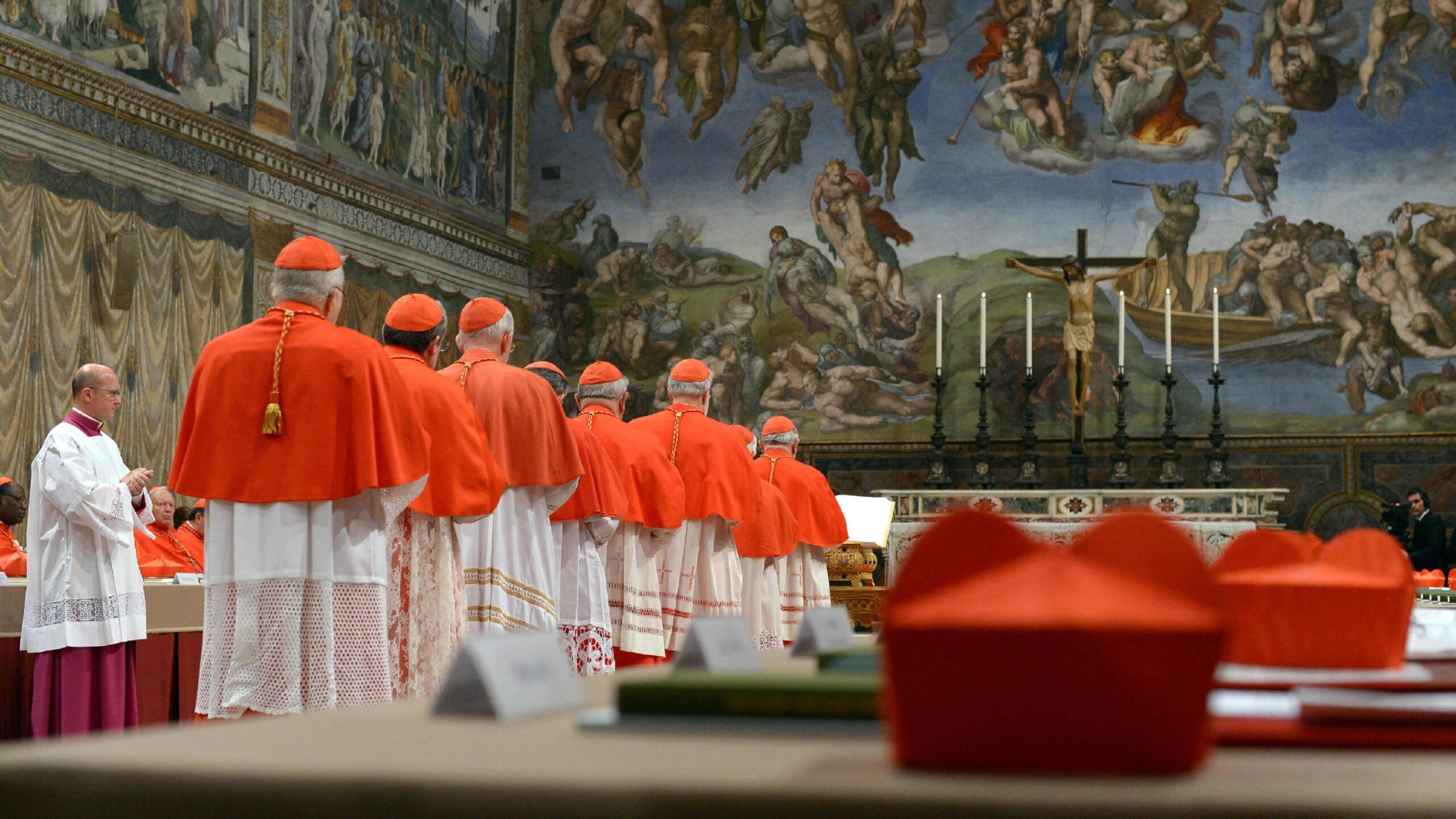 papa seçimi, konklav, kardinaller, Vatikan, Aziz Petrus halefi, Katolik Kilisesi, ruhani lider, seçim süreci, Universi Dominici Gregis, papalık, papalık makamı, dini liderlik
