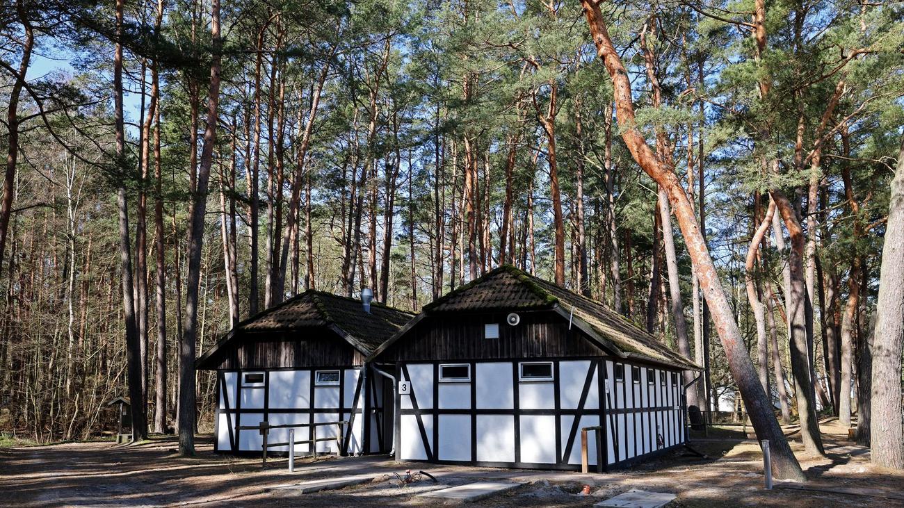 Prerow, Dünencampingplatz, Regenbogen AG, Mecklenburg-Vorpommern, Waldfläche, Pachtvertrag, Kündigung, Landgericht Stralsund, Urteil, Räumung, Ablösesumme, Industrie- und Handelskammer, Berufung, Oberlandesgericht, Schleswig-Holstein, Dünenfläche, Landgericht Rostock
