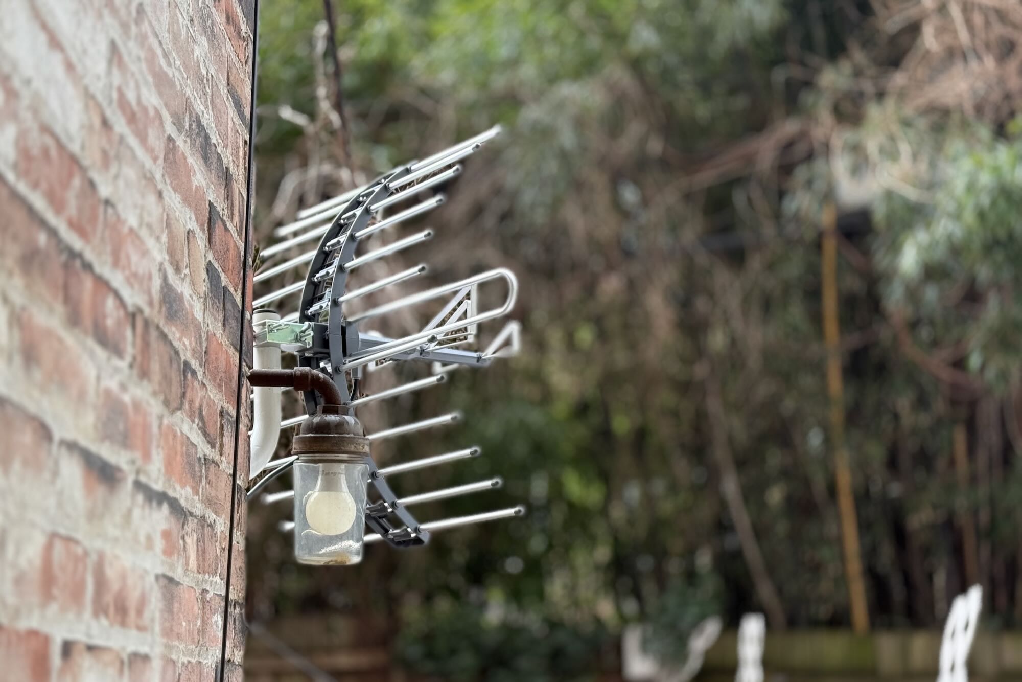 TV anteni, iç mekan anteni, dış mekan anteni, en iyi TV anteni, TV anteni incelemesi, anten testi, ATSC 3.0, NextGen TV, kablo TV alternatifi, ücretsiz TV, yayın TV, anten kurulumu, anten seçimi, RG-6 koaksiyel kablo, TV sinyal gücü, TV yayın kulesi, anten alımı, Martyn Williams
