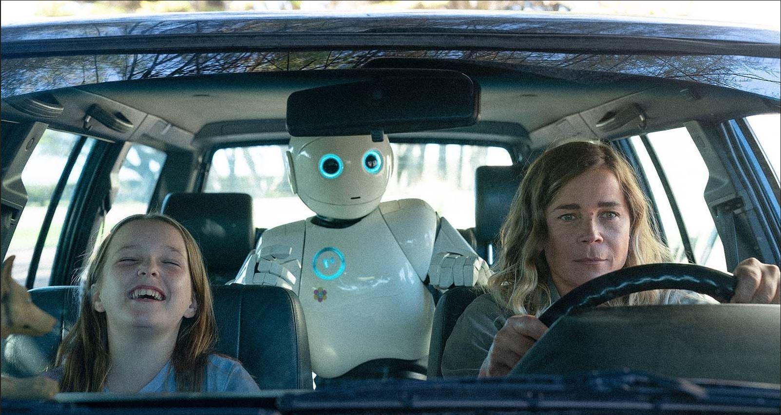 Blanche Gardin, Un monde merveilleux, robotlar, distopya, Giulio Callegari, film eleştirisi, komedi, bilim kurgu, sinema, Laly Mercier, Tout le monde aime Jeanne, Laurent Lafitte, Robot and Frank, I Robot, Real Steel, Bicentennial Man, Chappie, teknoloji, toplum, eleştiri, road-movie, Fransız sineması
