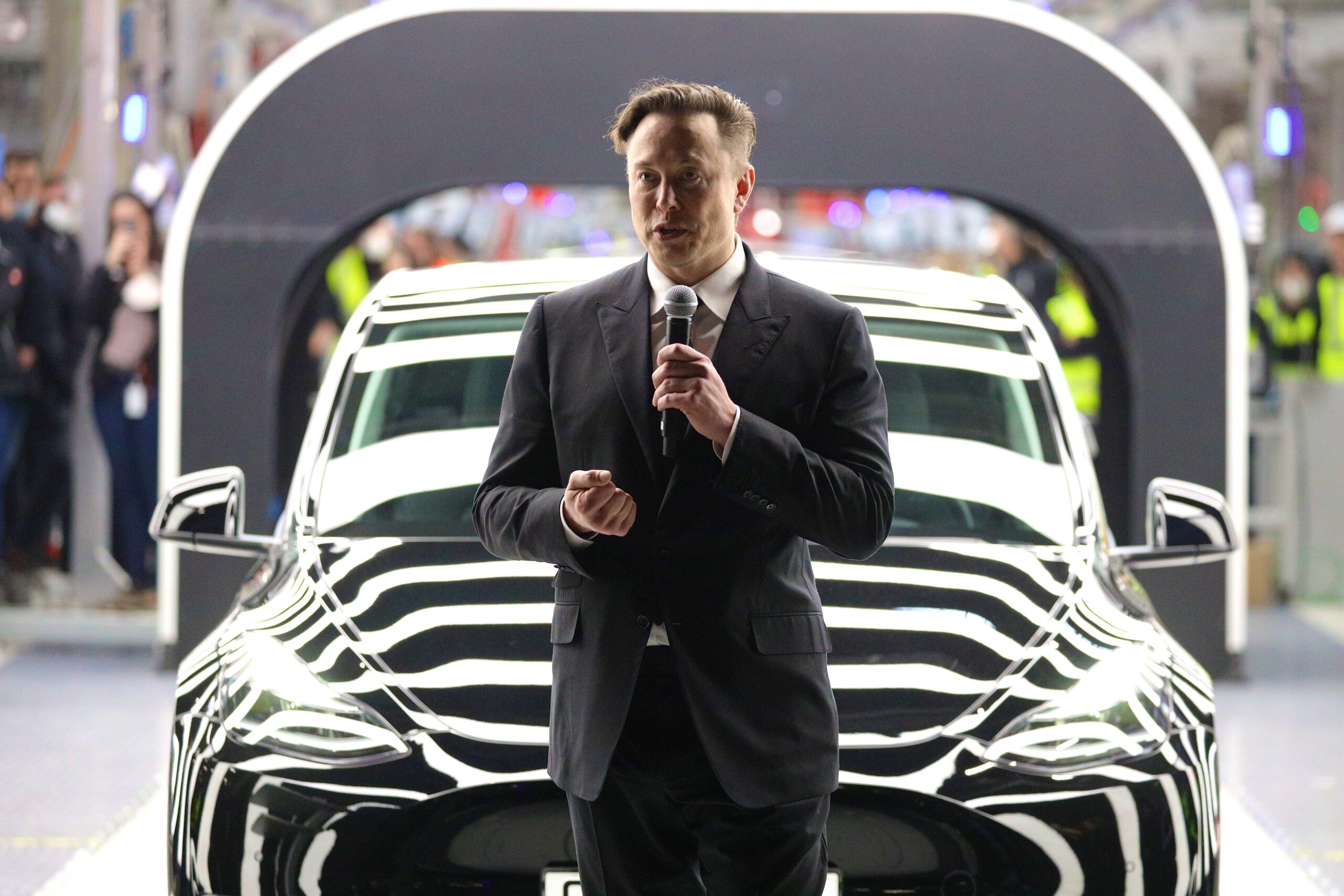 Tesla, Elektrikli Araçlar, EV Satışları, Elon Musk, Çin EV'leri, BYD, Model Y, Avrupa, Amerika, Pazar Payı, Otomotiv Sektörü, Elektrikli Araç Pazarı, Warren Buffett, Charlie Munger, Tesla Takedown, Çin Otomotiv Endüstrisi, İngiltere, Almanya, İsveç, Hollanda
