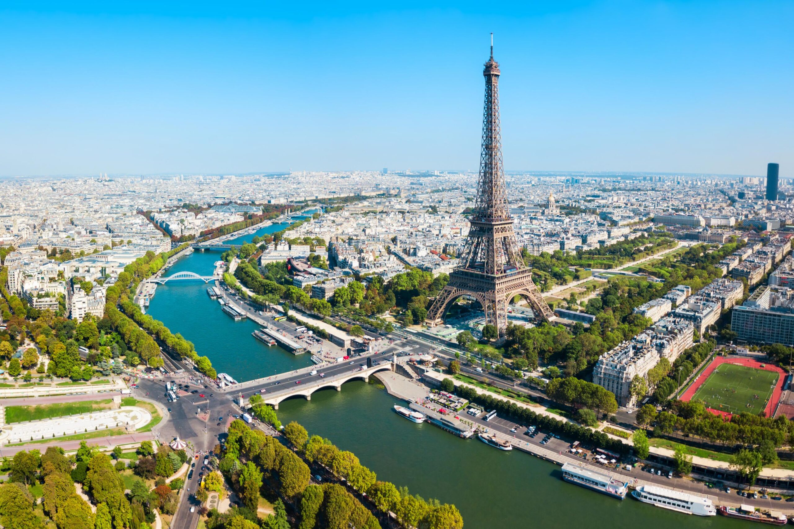 Eyfel Kulesi, Paris, turizm, ziyaretçi sayısı, Fransa, turistik yerler, demir hanım, Sete, Versay Sarayı, Louvre Müzesi, Amerika Birleşik Devletleri, Almanya, Birleşik Krallık, İspanya, memnuniyet oranı, grevler, fiyat artışı, tadilat, boyama, Jean-François Martins, Kuzey direği asansörü, Olimpiyat Oyunları, Paralimpik Oyunları
