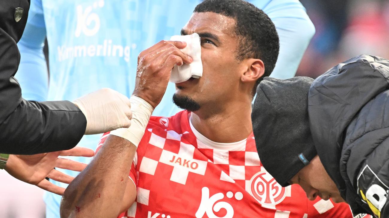 Moritz Jenz, FSV Mainz 05, Danny da Costa, futbol, Bundesliga, sakatlık, burun ameliyatı, kas yırtılması, VfL Bochum, Bayer Leverkusen, uluslararası turnuva, sezon sonu, spor, haber

