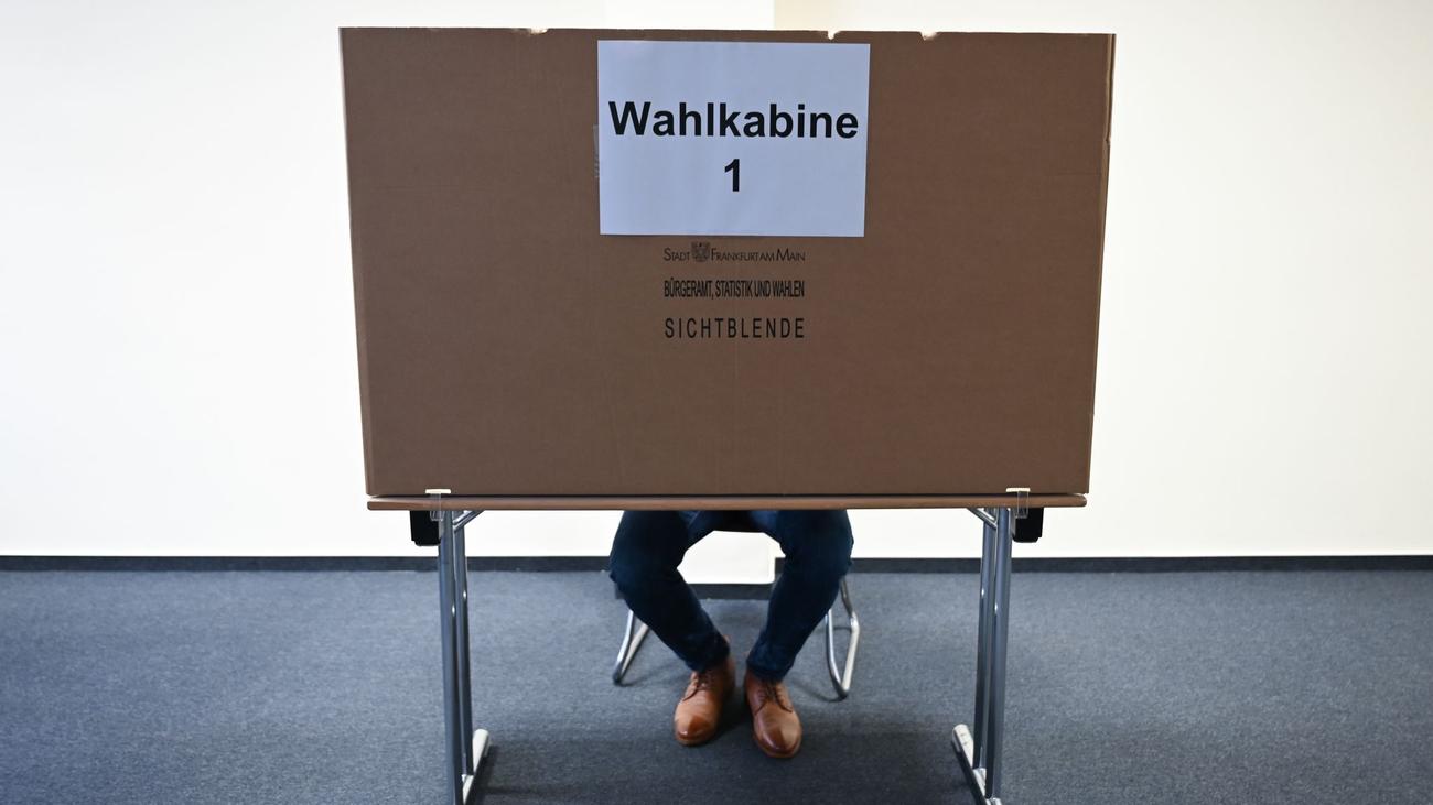 Hessen, Yerel Seçimler, 15 Mart, Kabine Kararı, İçişleri Bakanlığı, Belediye Meclisleri, İl Genel Meclisleri, Seçim Dönemi, Roman Poseck, CDU, Seçim Organizasyonu, Tatil Dönemleri, Seçim Sonuçları, Doğrudan Seçimler, İkinci Tur Seçimleri, Paskalya, Belde Meclisleri, Yabancılar Meclisleri, Kaymakam Seçimleri, Belediye Başkanı Seçimleri, Yerel Yönetimler, Hessen Seçimleri, 2025 Seçimleri, Kommunalwahl Hessen, Kommunalwahlen
