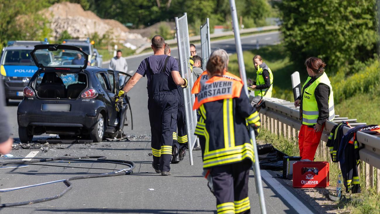 kaza, ölüm, yaralı, Würzburg, Winterhausen, Ochsenfurt, trafik kazası, otomobil, sürücü, yolcu, itfaiye, polis, ambulans, helikopter, Unterfranken, Bavyera, Almanya
